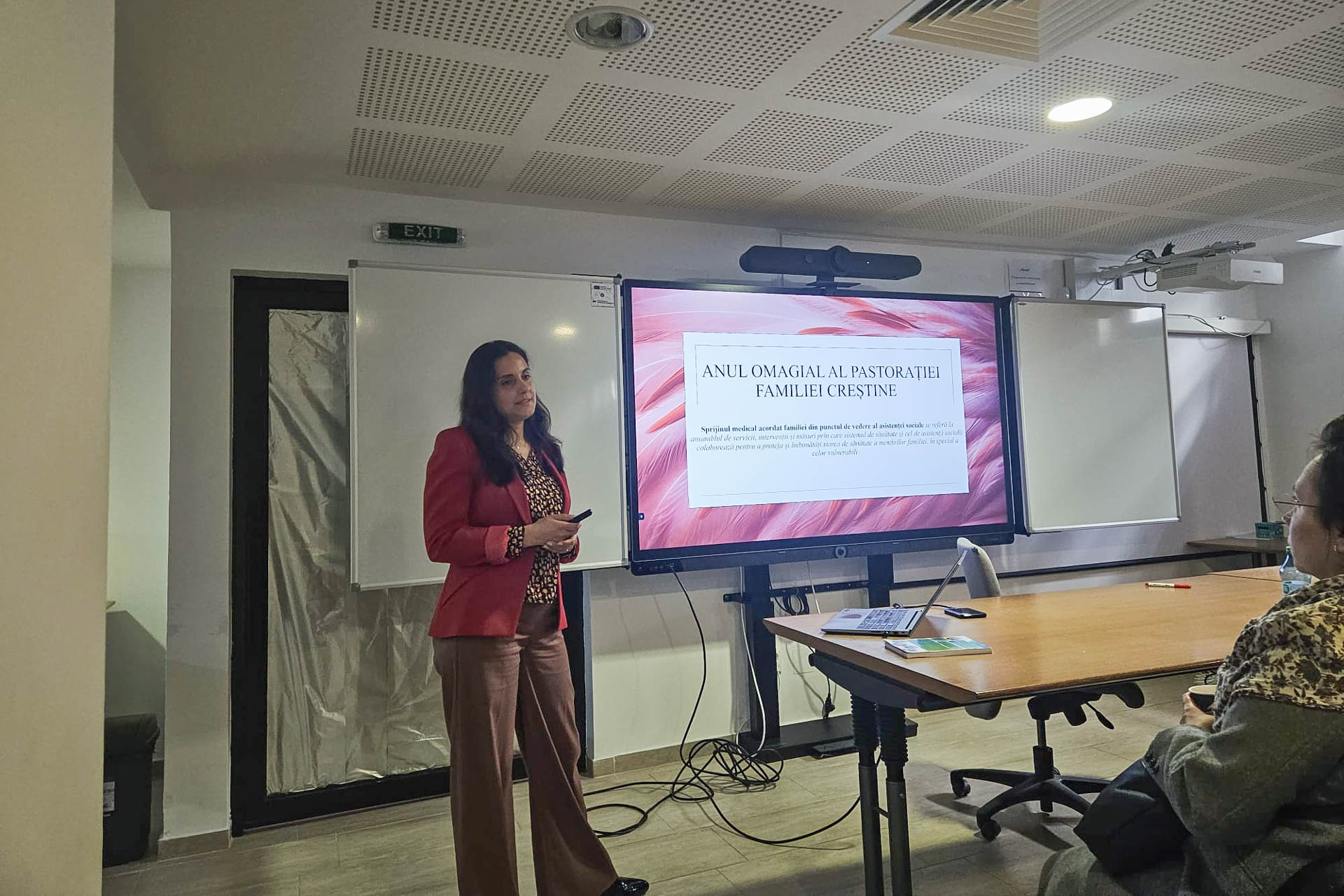 Studenții teologi din Iași au participat la o prelegere despre intervenția socială în mediul medical