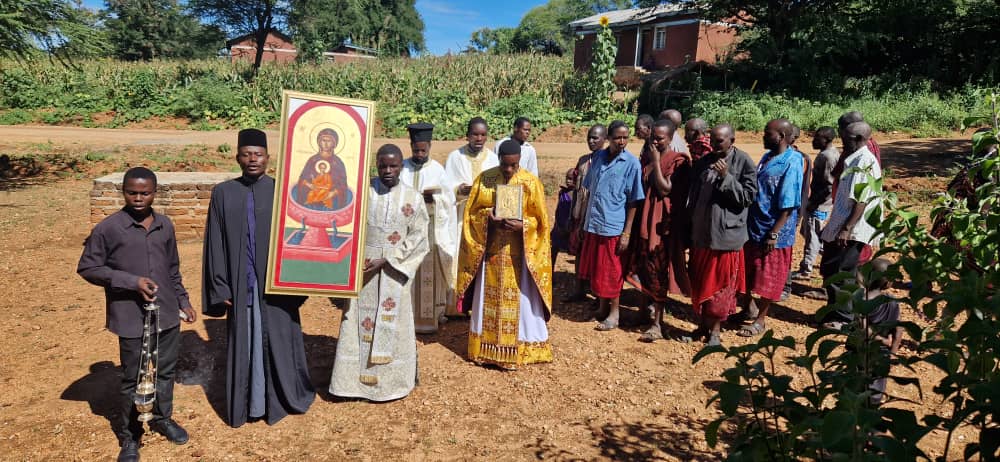 Satele Makota şi Nyamahana în sărbătoare de „Izvorul Tămăduirii”