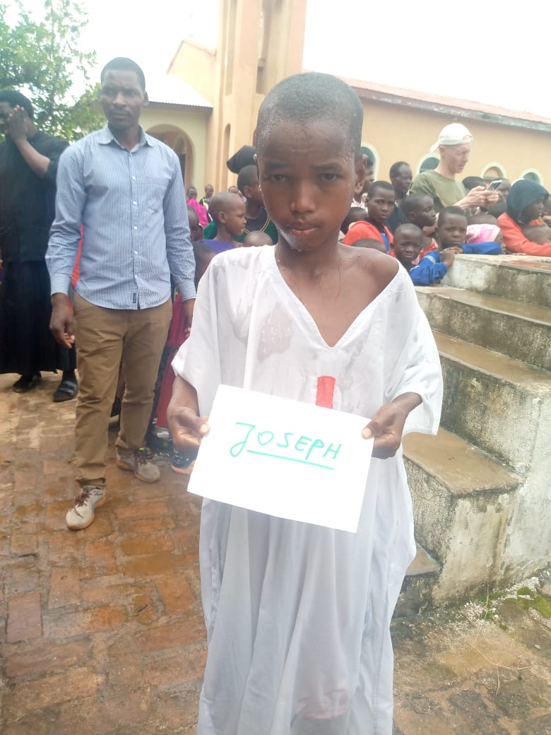 171 de botezuri în cadrul Centrului Misionar din Kidamali