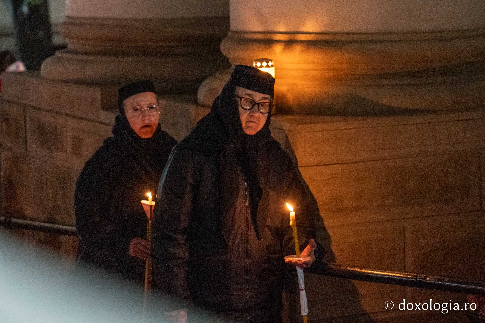 O mare de Lumină, o bucurie imensă, un singur glas: „Hristos a înviat!”| Praznicul Învierii Domnului, la Iași