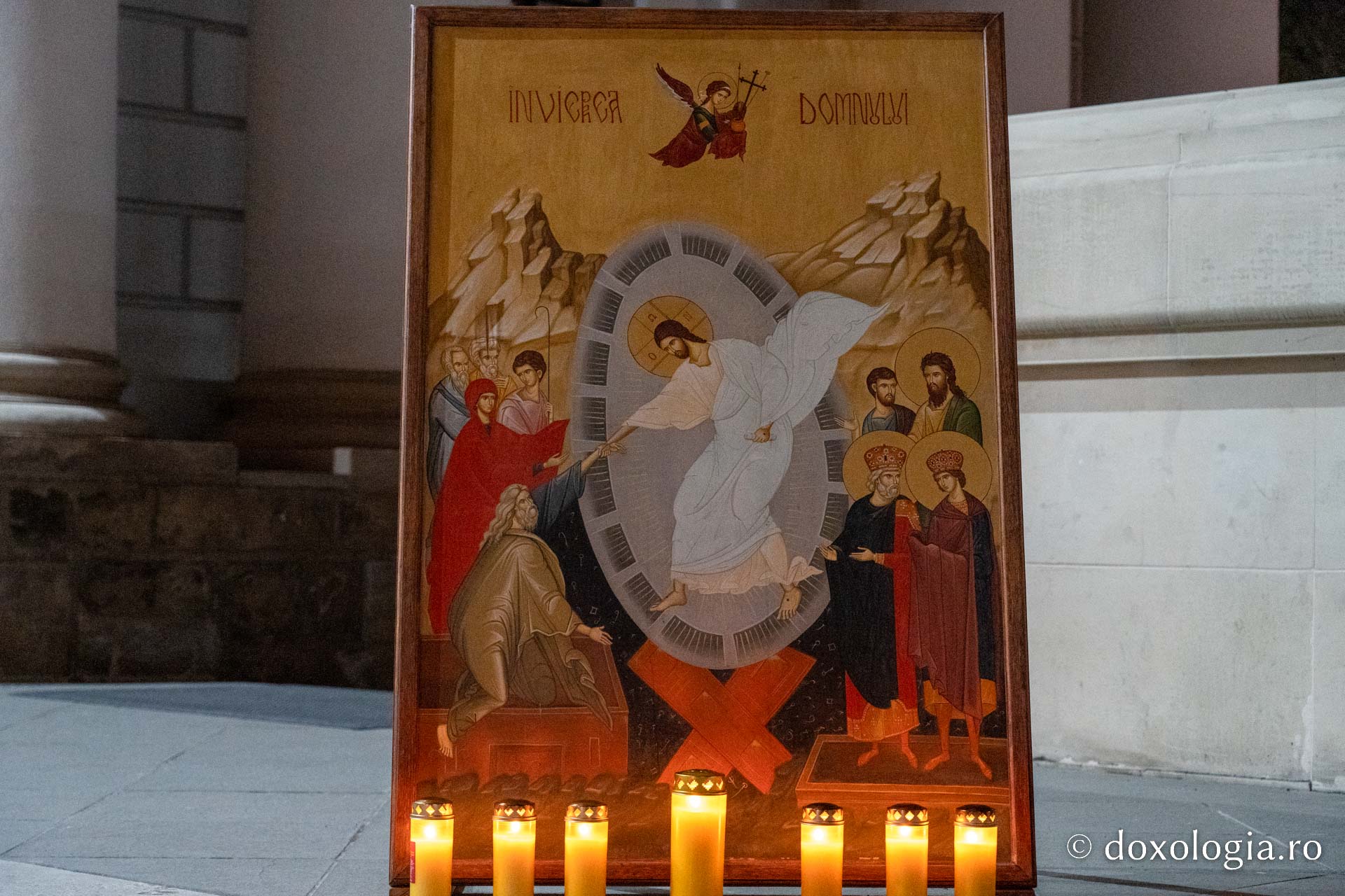 O mare de Lumină, o bucurie imensă, un singur glas: „Hristos a înviat!”| Praznicul Învierii Domnului, la Iași