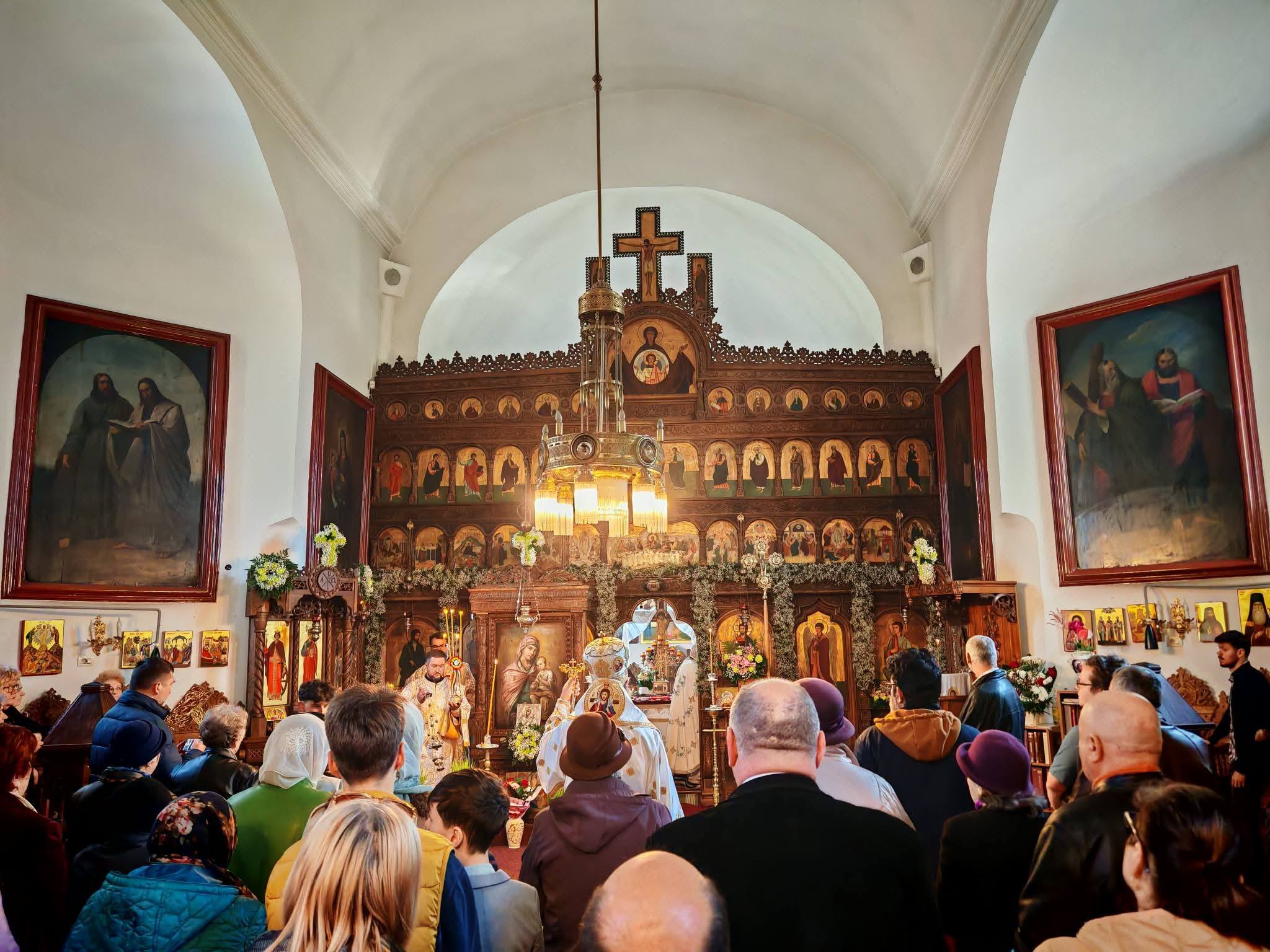 Biserica „Toma Cozma”, în haine de sărbătoare: „Îl cinstim pe Sfântul Toma pentru că a avut puterea să se întoarcă la Domnul cu inimă înnoită și schimbată”