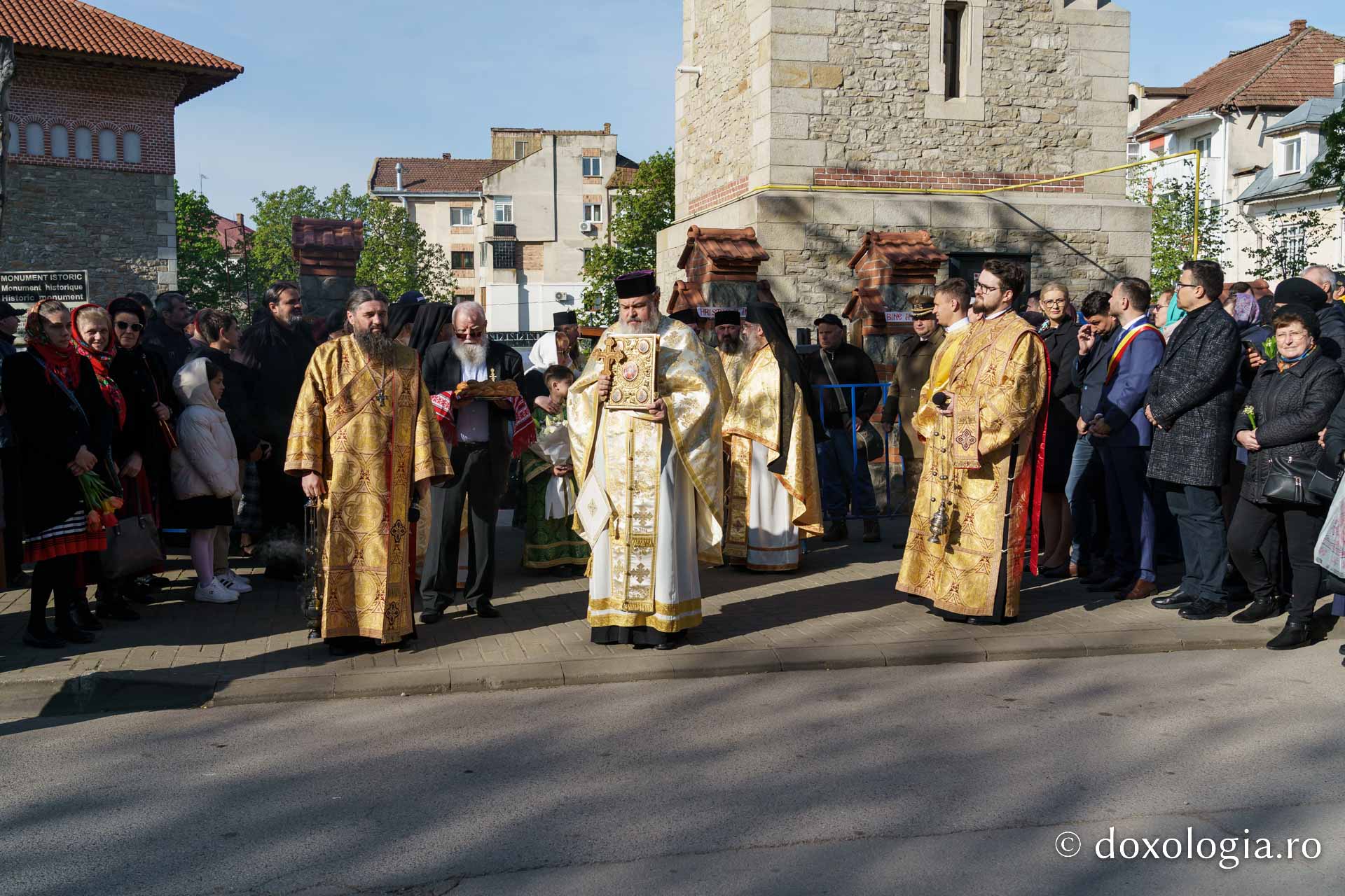 Sfântul Mare Mucenic Gheorghe, cinstit la Botoșani prin rugăciune și Liturghie arhierească