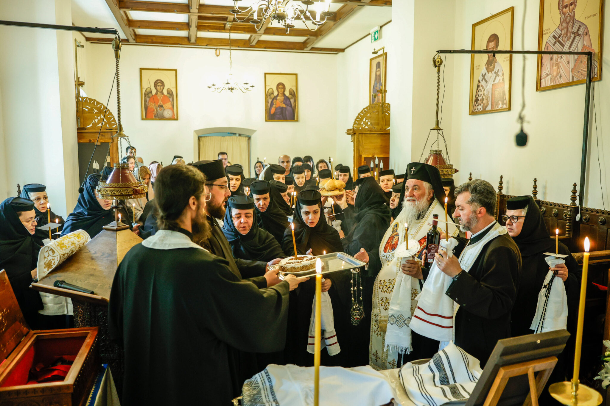 Moaștele Sfintei Cuvioase Antonina de la Tismana au fost deshumate