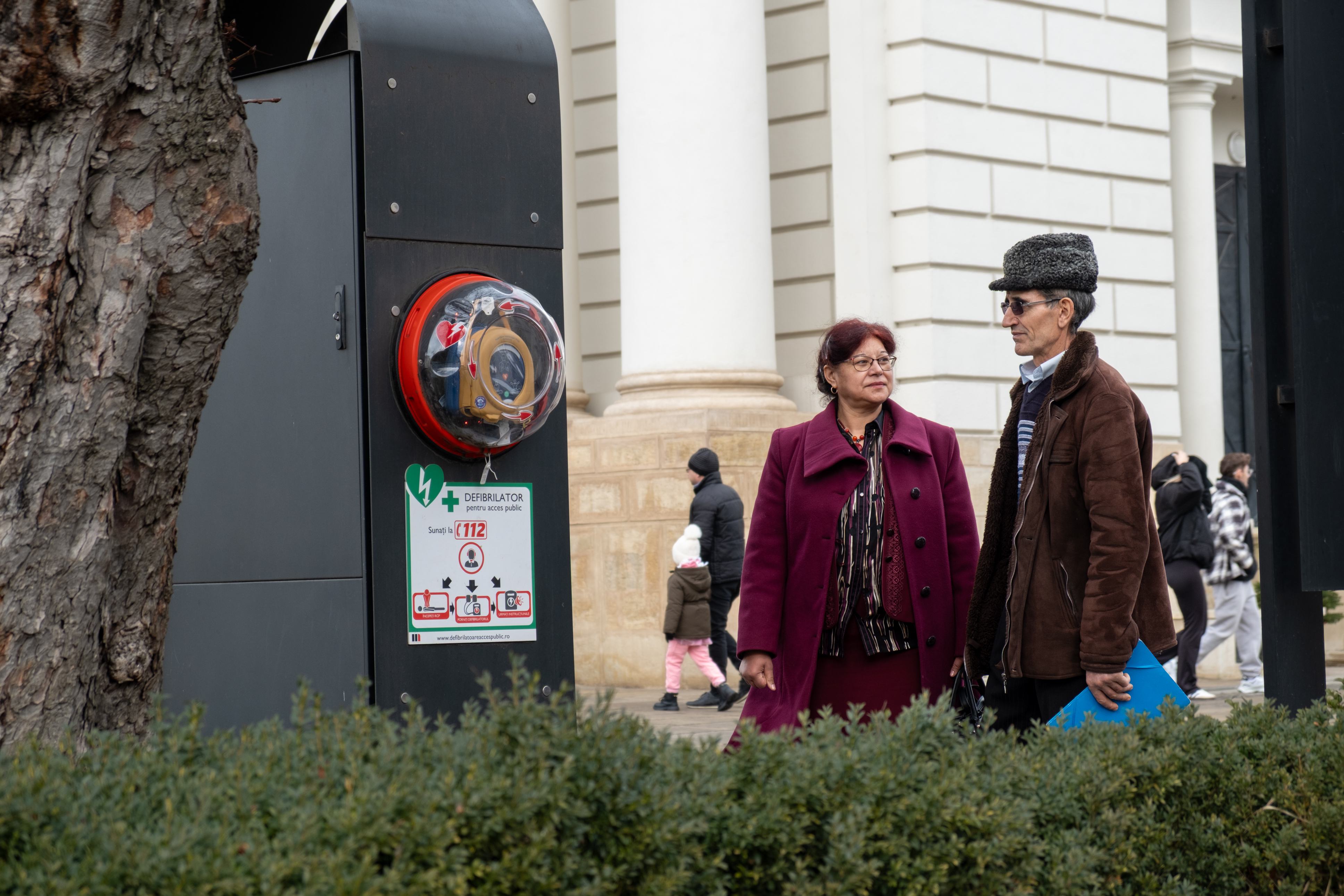 Doi soți din Dobrovăț vor să aducă primul defibrilator în comună – donează pe Fiideajutor.ro și poți salva o viață