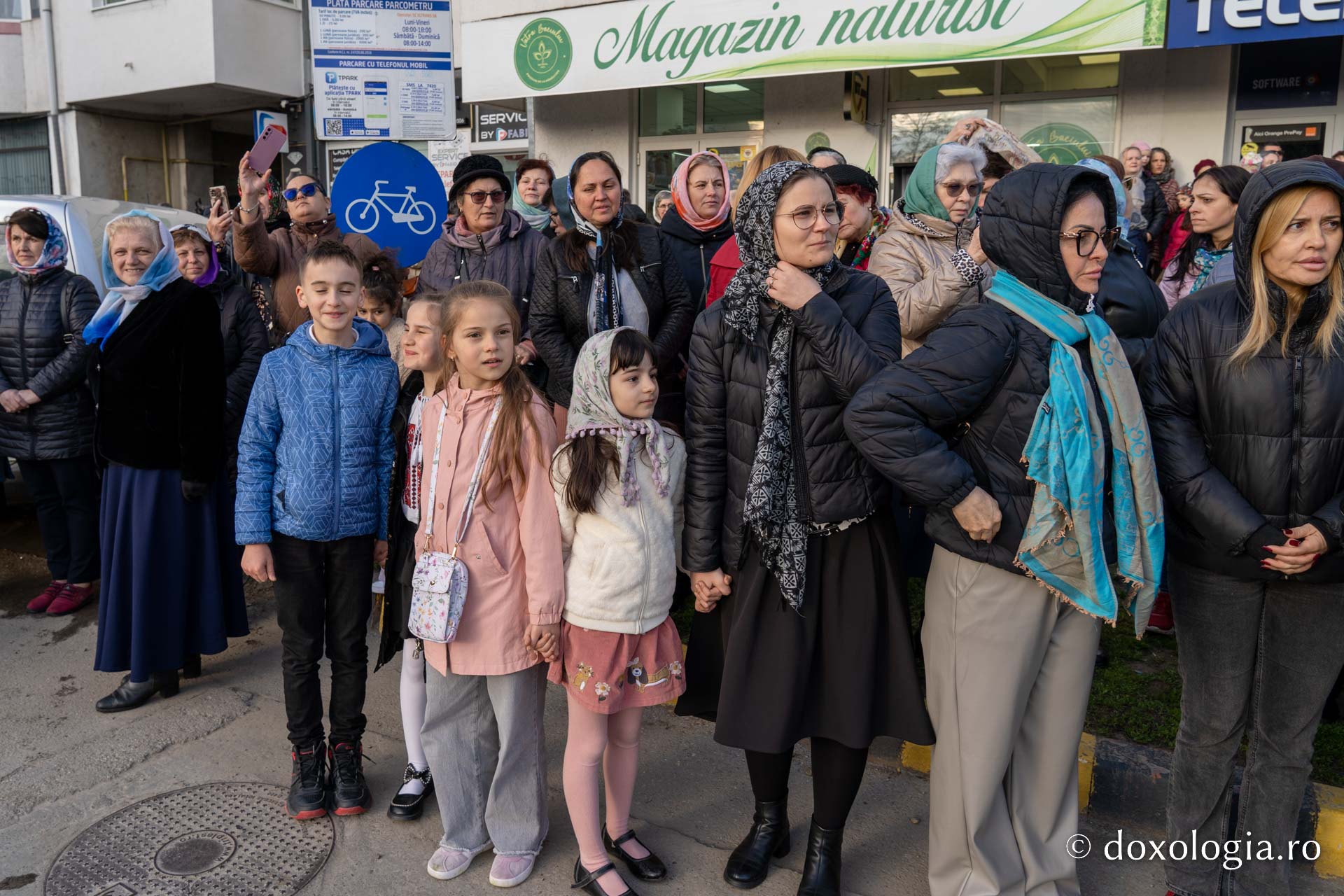 Sfânta Cuvios Cleopa de la Sihăstria, purtat în procesiune pe străzile din Botoșani, cu prilejul hramului orașului