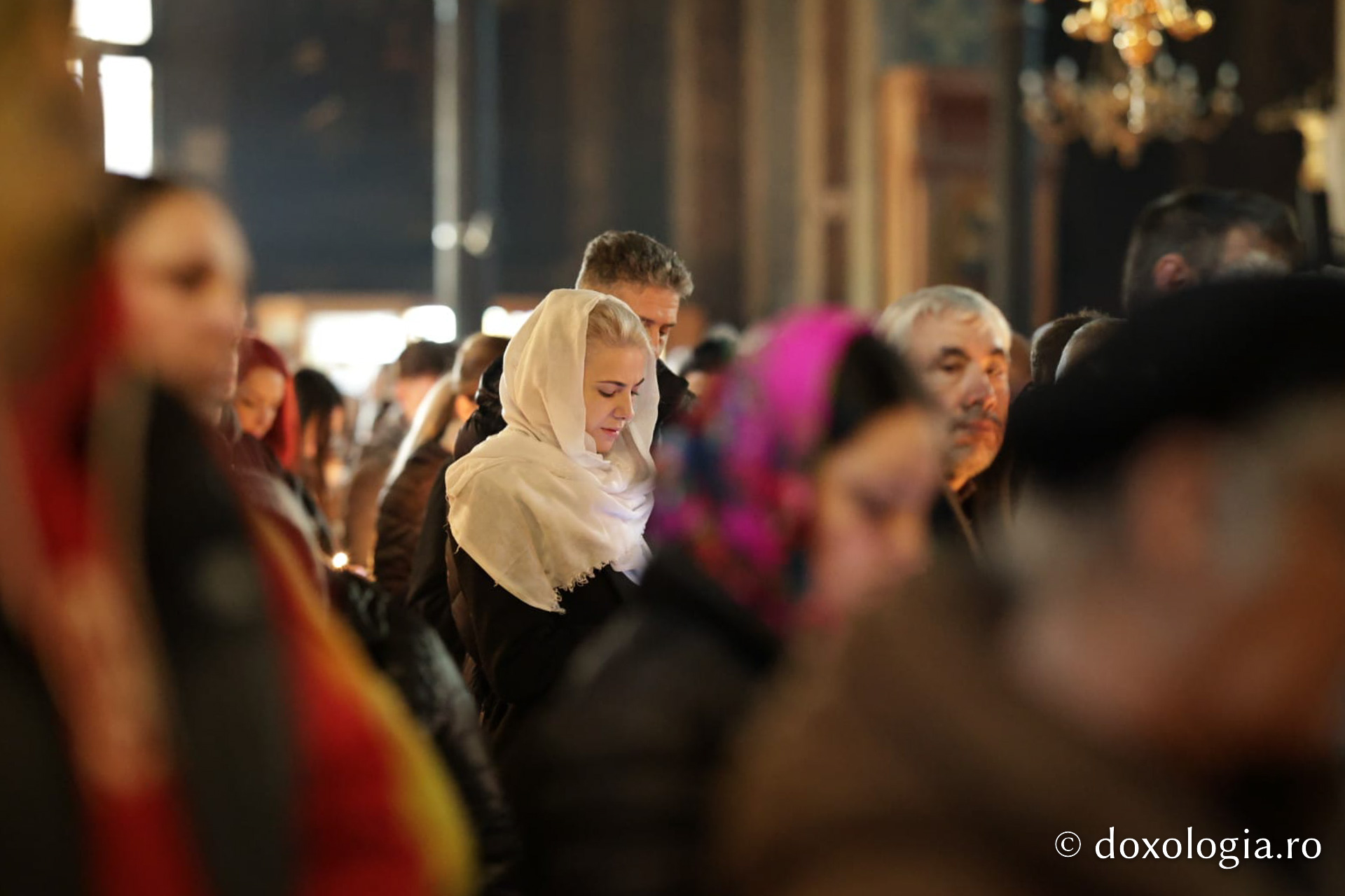Credincioșii ieșeni au participat la Denia Prohodului Domnului, oficiată de IPS Teofan