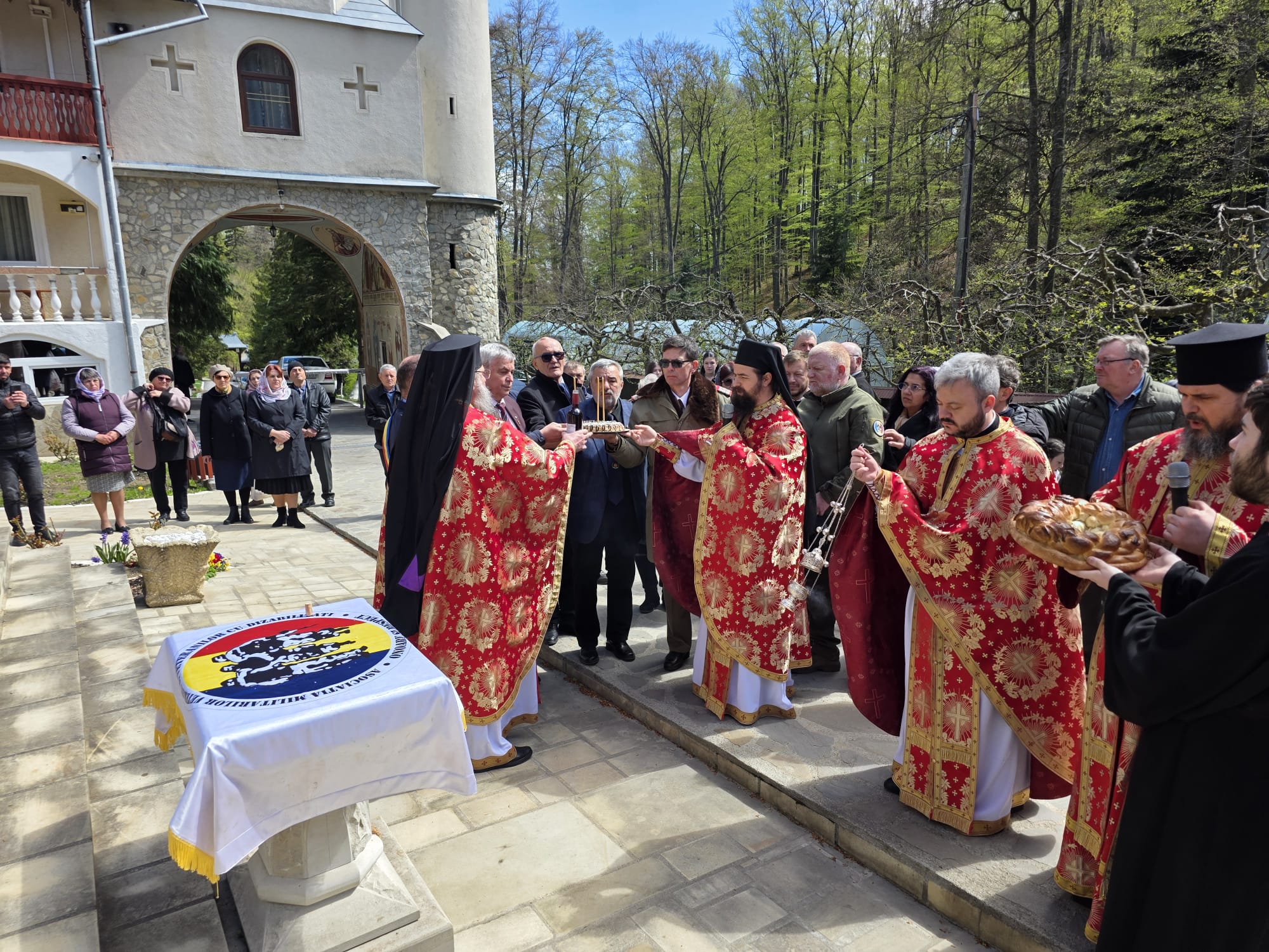 Primul hram al Altarului de vară de la Mănăstirea „Sfânta Cruce”
