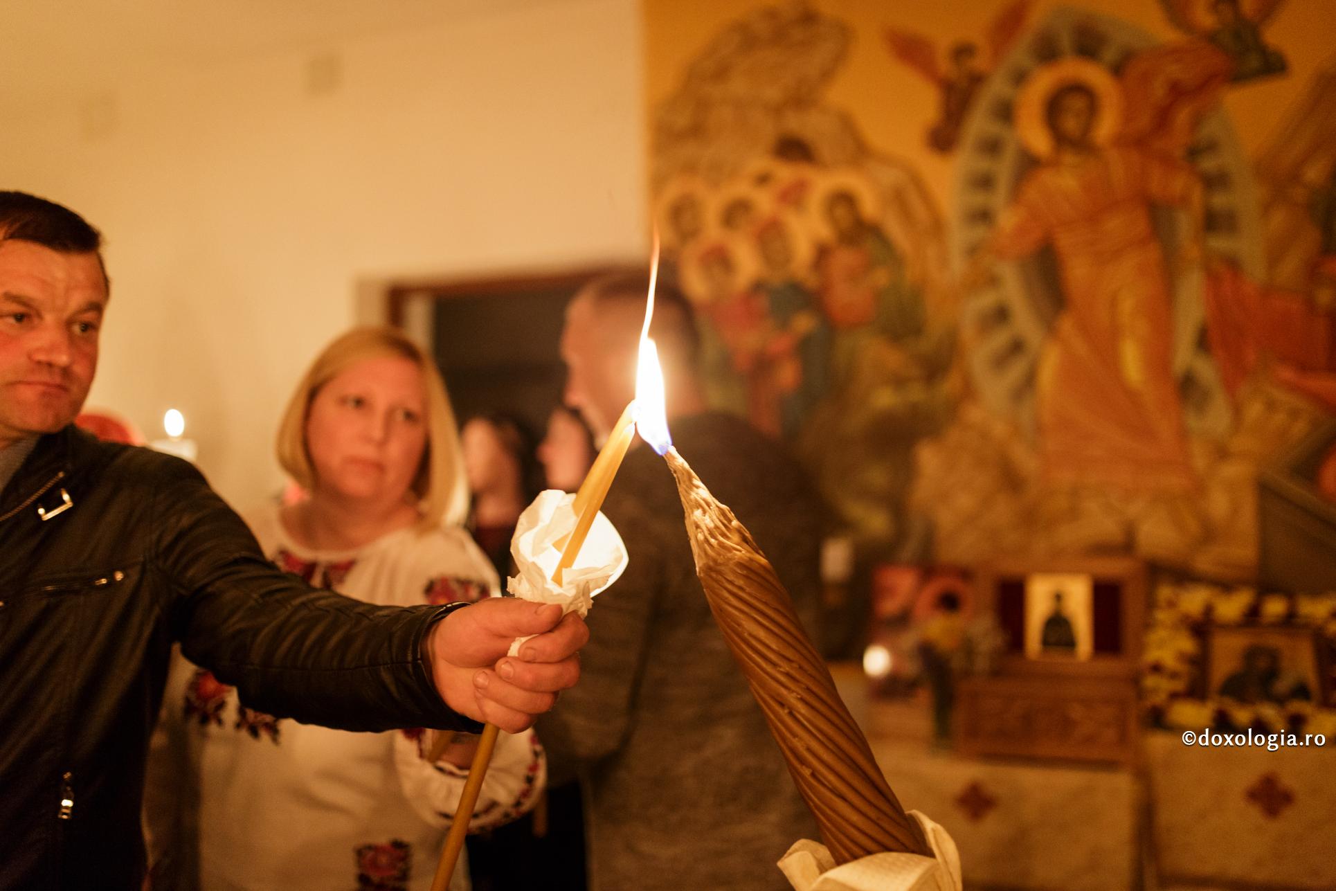 familie la biserică de Înviere