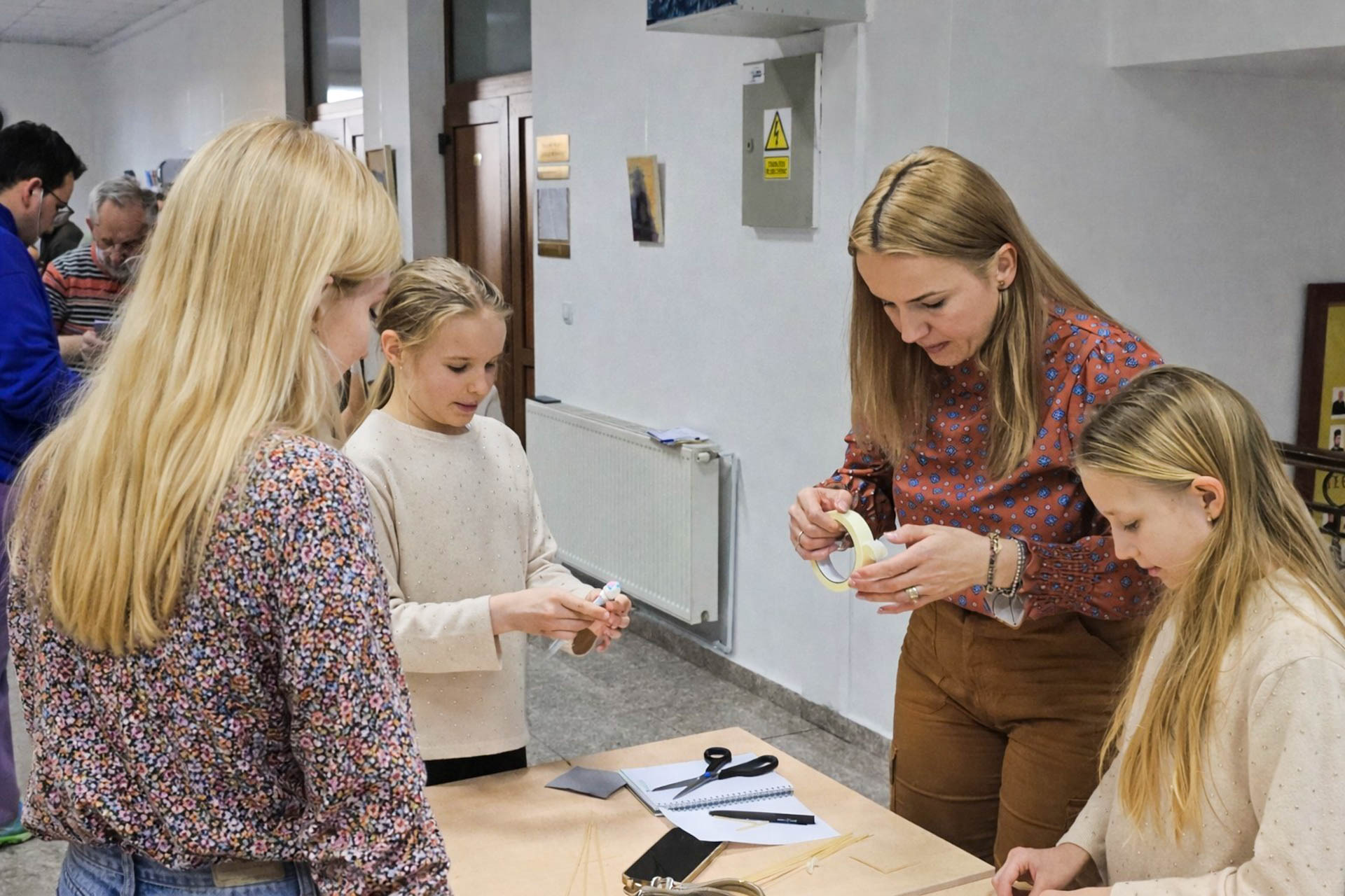 Iubirea aproapelui exprimată prin voluntariatul pentru cei marginalizați – incluziunea semnelor în inimile noastre