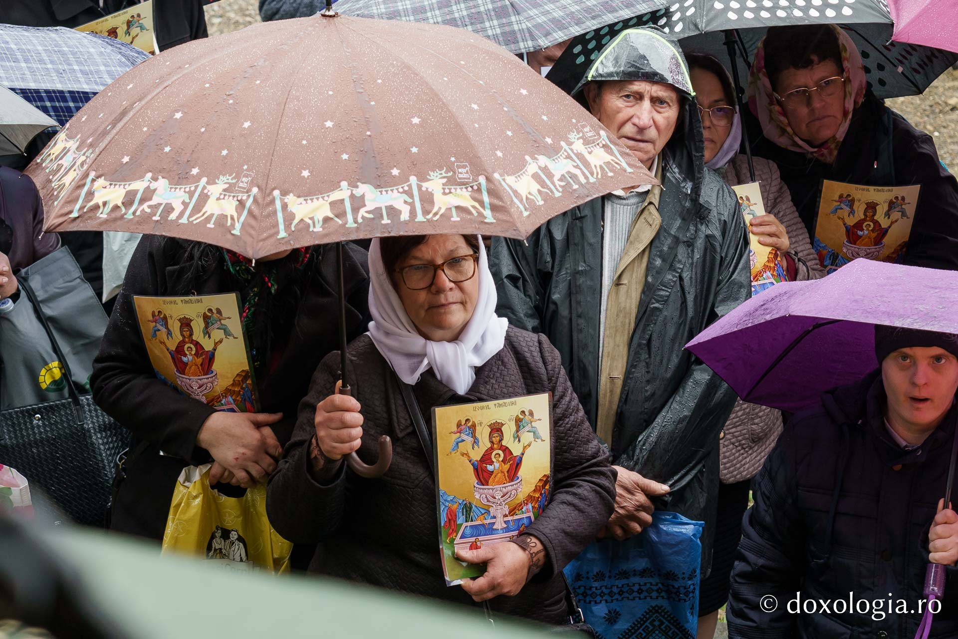 Mănăstirea Sângeap-Basaraba și-a sărbători hramul: „Prăznuim această minune ca să înțelegem că Dumnezeu lucrează în viața noastră, așijderea Maica Domnului”