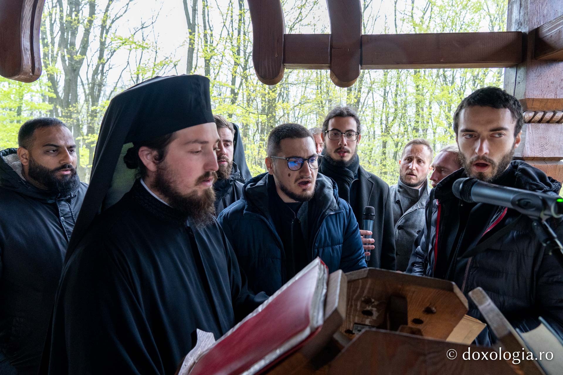 Mănăstirea Sângeap-Basaraba și-a sărbători hramul: „Prăznuim această minune ca să înțelegem că Dumnezeu lucrează în viața noastră, așijderea Maica Domnului”