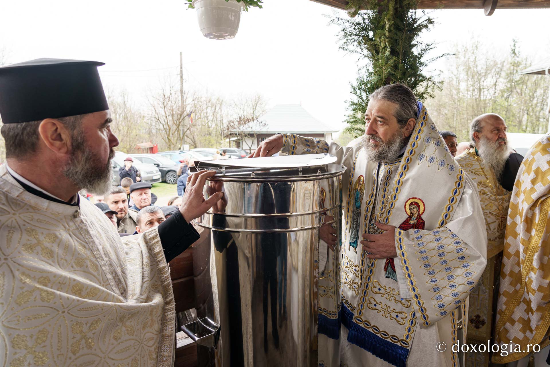 Mănăstirea Sângeap-Basaraba și-a sărbători hramul: „Prăznuim această minune ca să înțelegem că Dumnezeu lucrează în viața noastră, așijderea Maica Domnului”