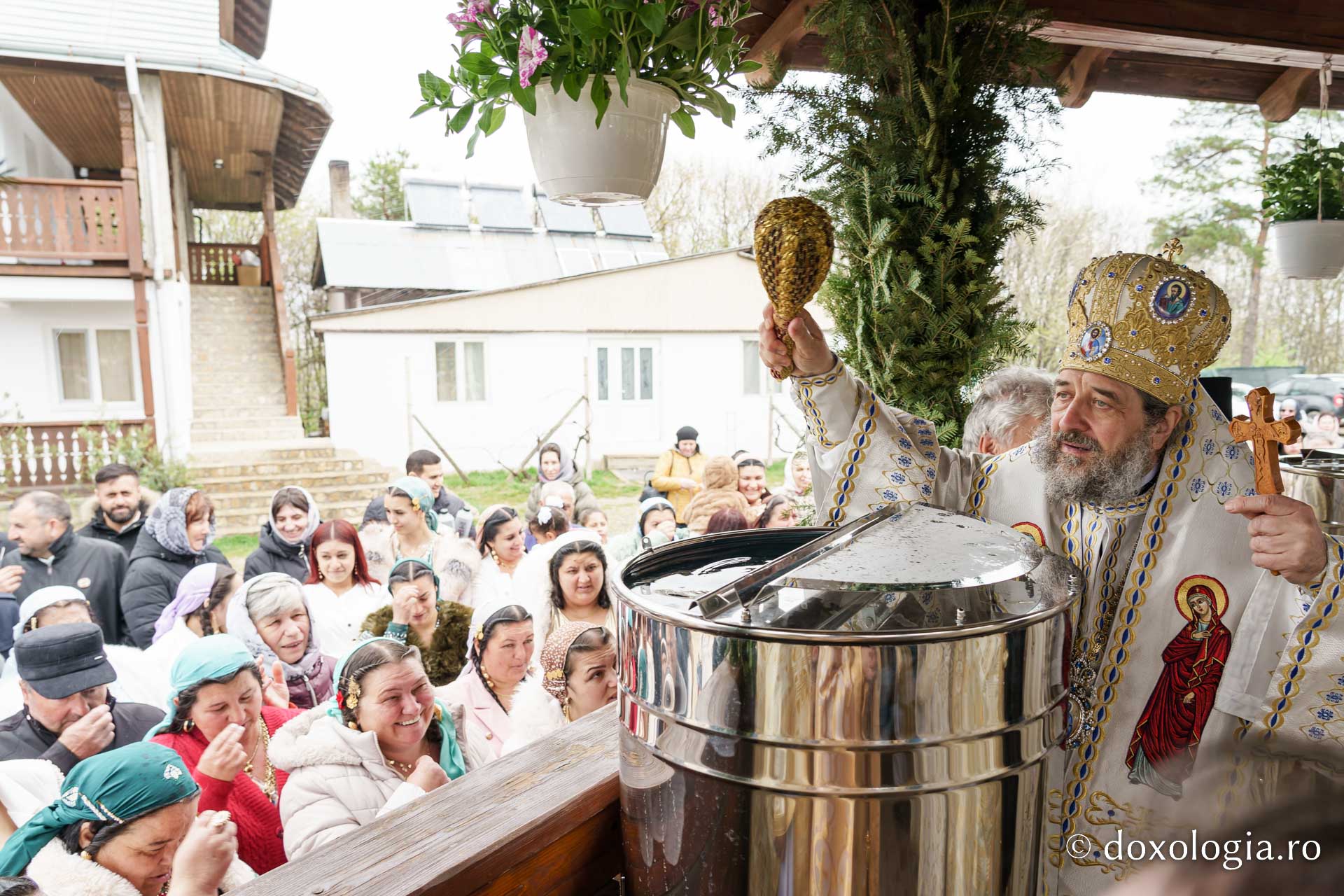 Mănăstirea Sângeap-Basaraba și-a sărbători hramul: „Prăznuim această minune ca să înțelegem că Dumnezeu lucrează în viața noastră, așijderea Maica Domnului”