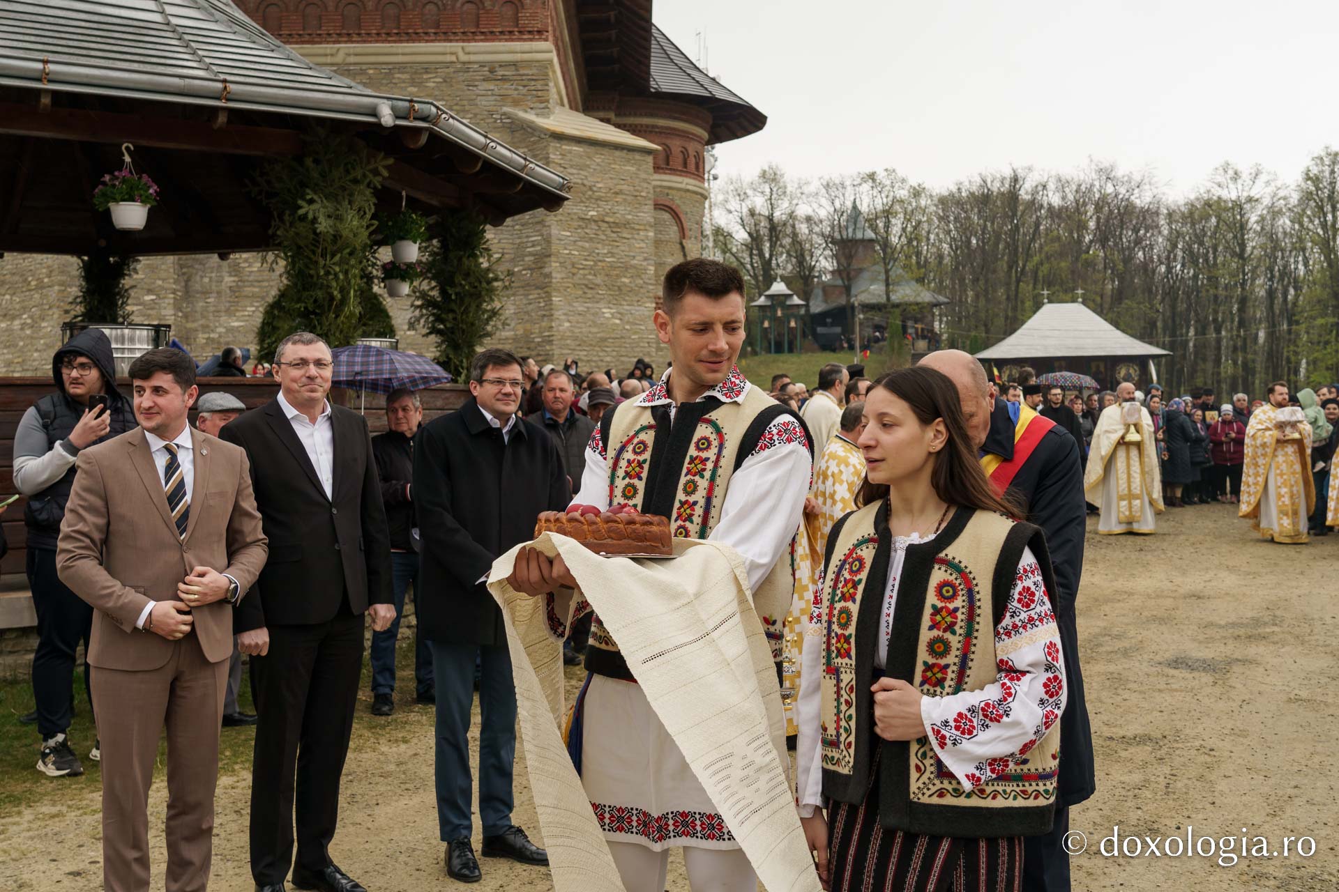 Mănăstirea Sângeap-Basaraba și-a sărbători hramul: „Prăznuim această minune ca să înțelegem că Dumnezeu lucrează în viața noastră, așijderea Maica Domnului”