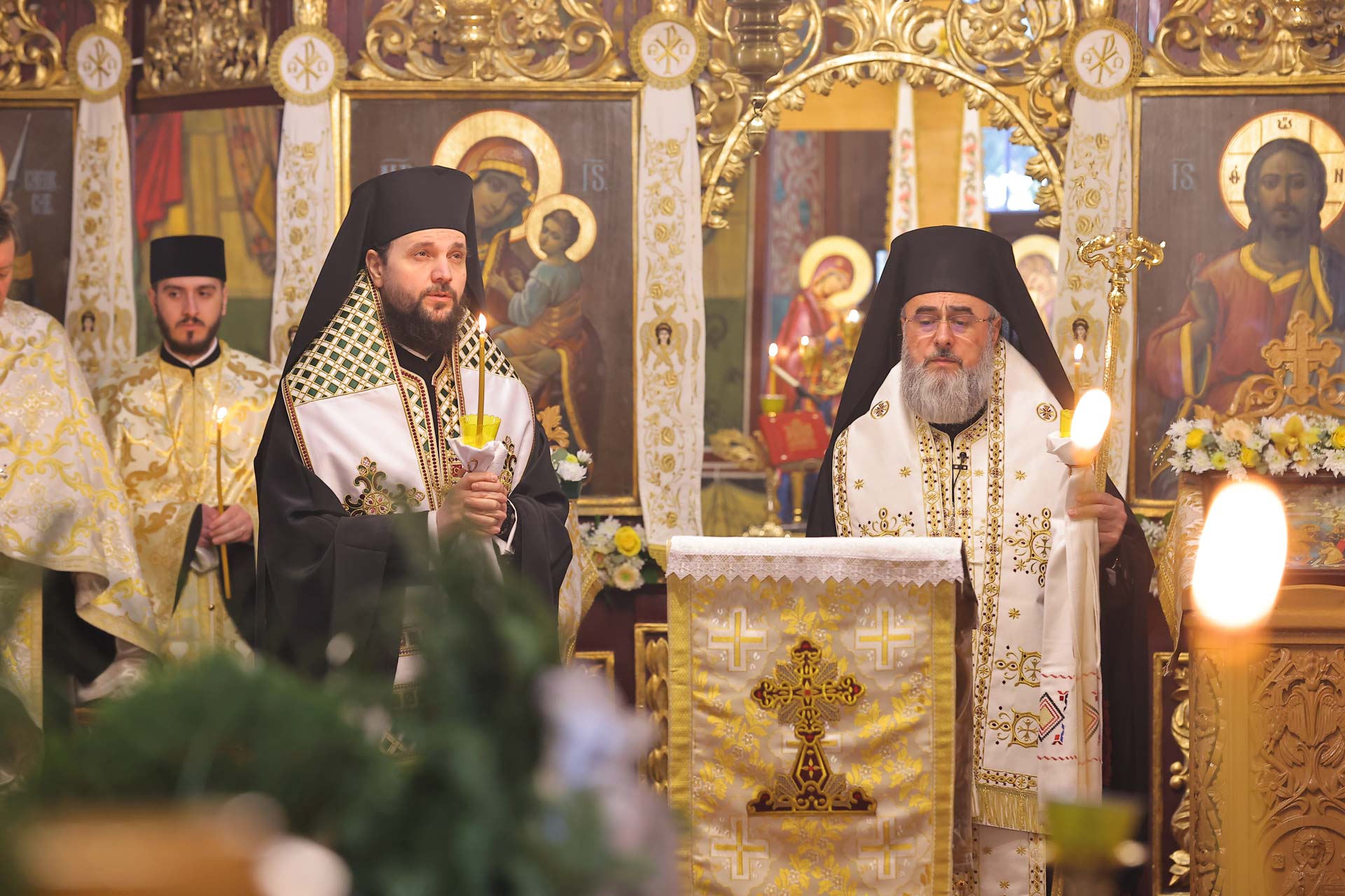 Mama Preasfințitului Părinte Nichifor Botoșăneanul a fost condusă pe ultimul drum pământesc