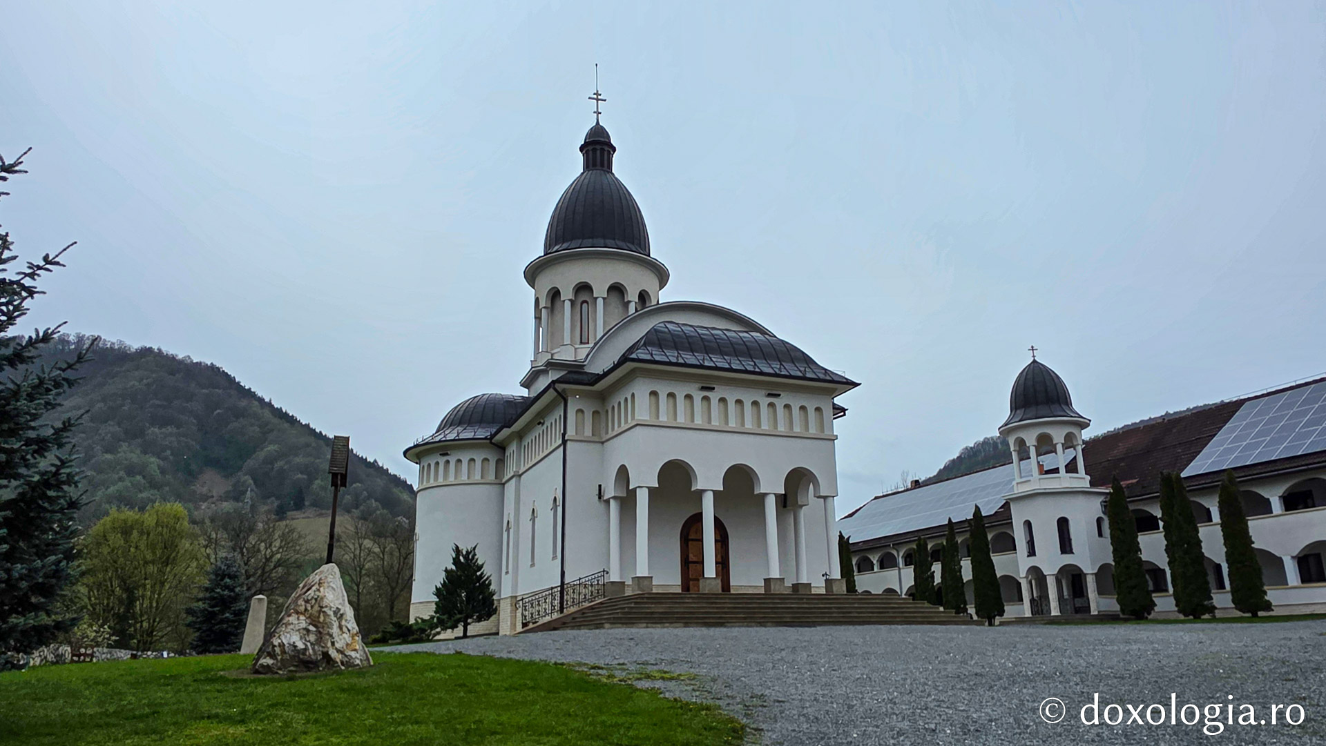 Mănăstirea „Martirii Neamului” Muncel