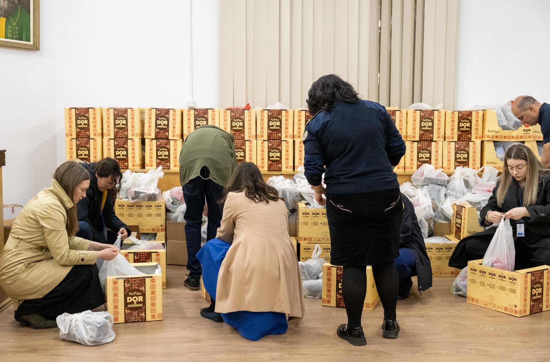 Înaltpreasfințitul Părinte Teofan a împărțit pachete de Paște persoanelor private de libertate din Penitenciarul Iași