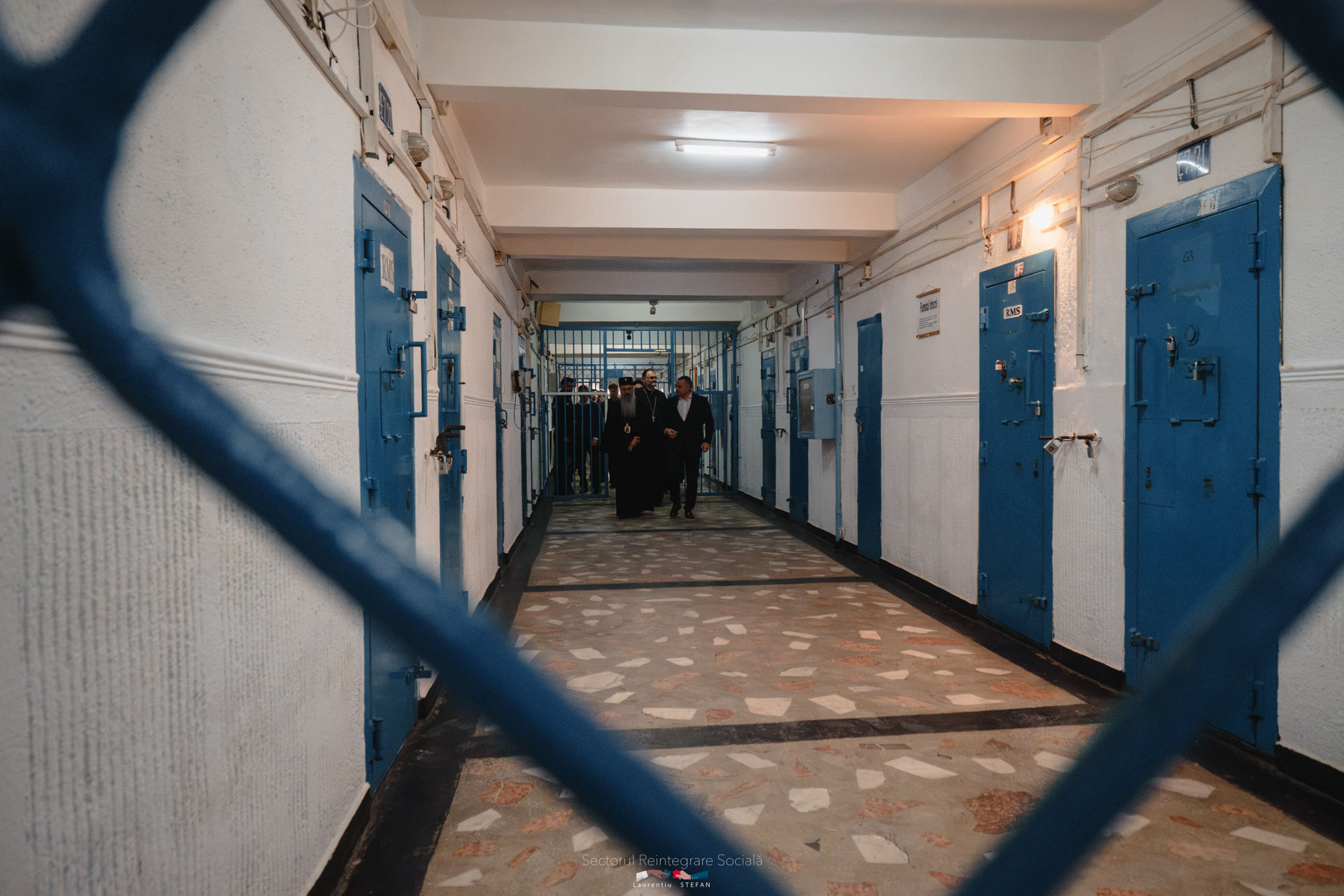 Înaltpreasfințitul Părinte Teofan a împărțit pachete de Paște persoanelor private de libertate din Penitenciarul Iași