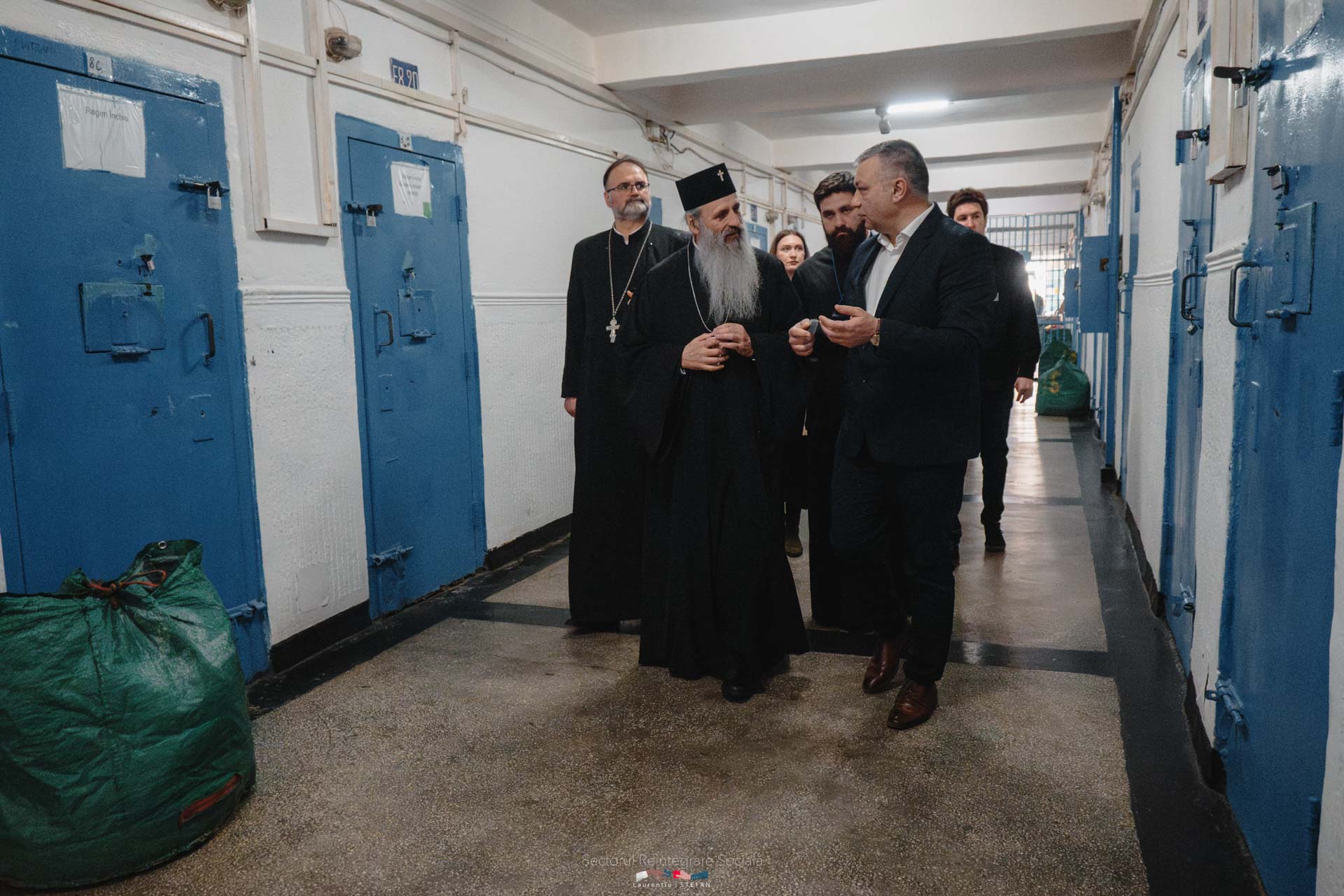 Înaltpreasfințitul Părinte Teofan a împărțit pachete de Paște persoanelor private de libertate din Penitenciarul Iași