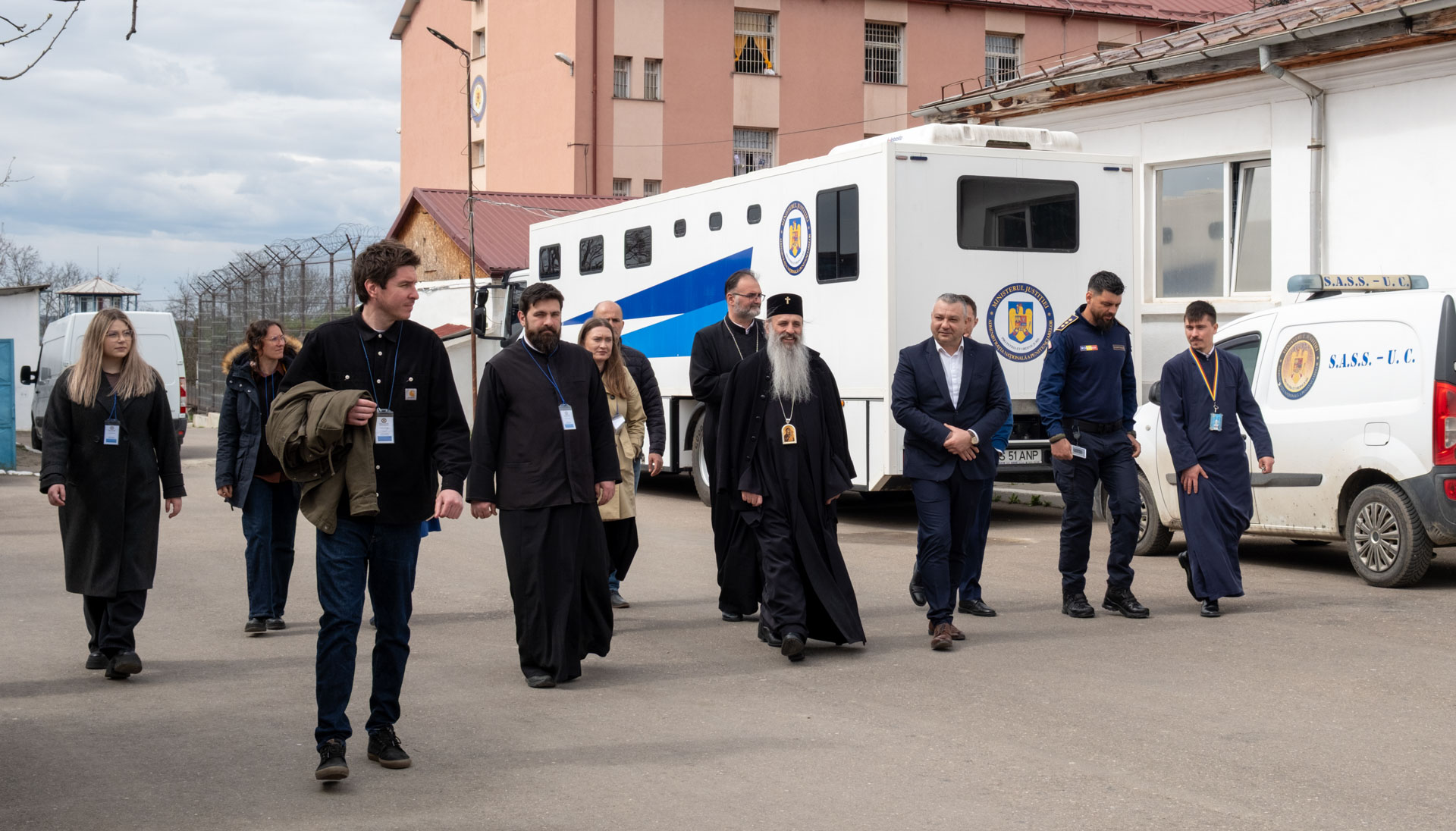 Înaltpreasfințitul Părinte Teofan a împărțit pachete de Paște persoanelor private de libertate din Penitenciarul Iași