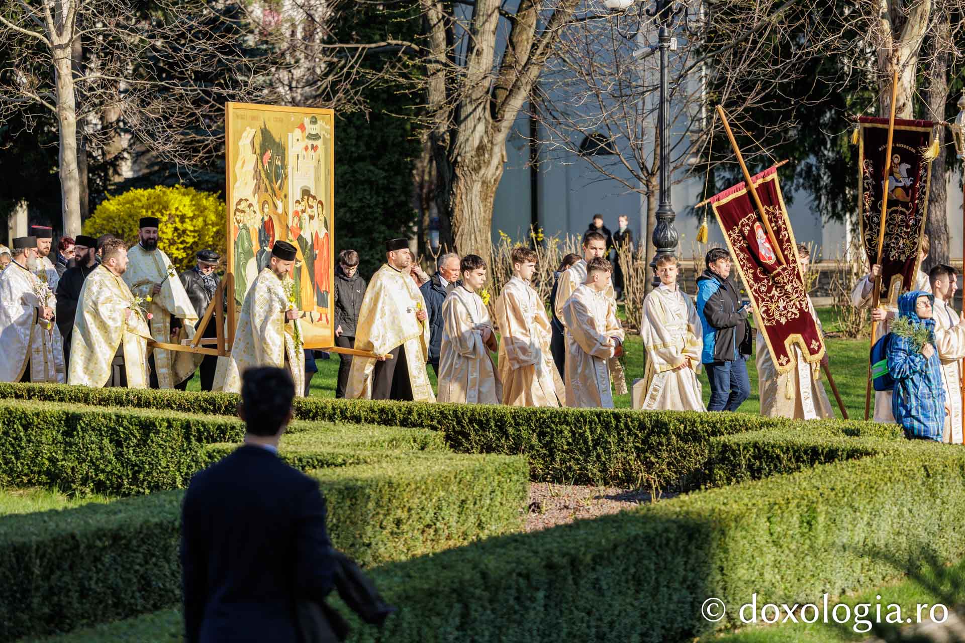 Aproximativ 2500 de credincioși au participat la Procesiunea de Florii din Iași