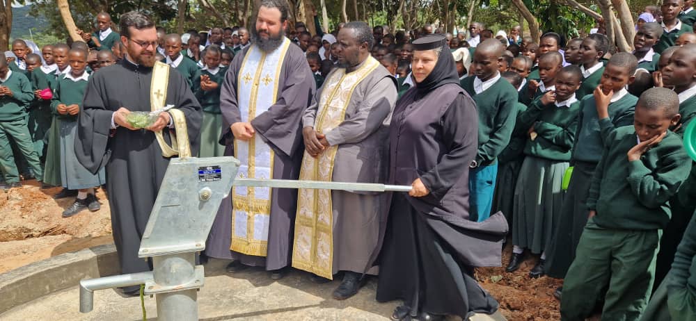 Sfințirea noii fântâni de la Liceul Dimitrios