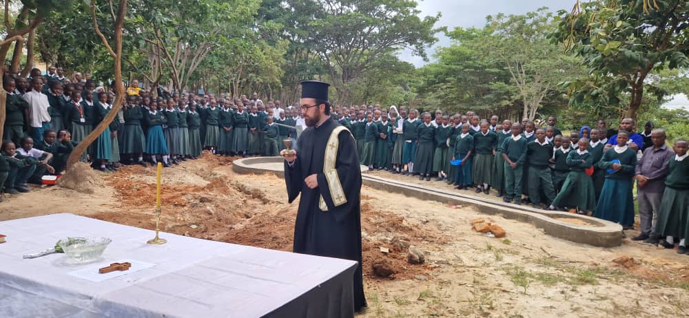 Sfințirea noii fântâni de la Liceul Dimitrios