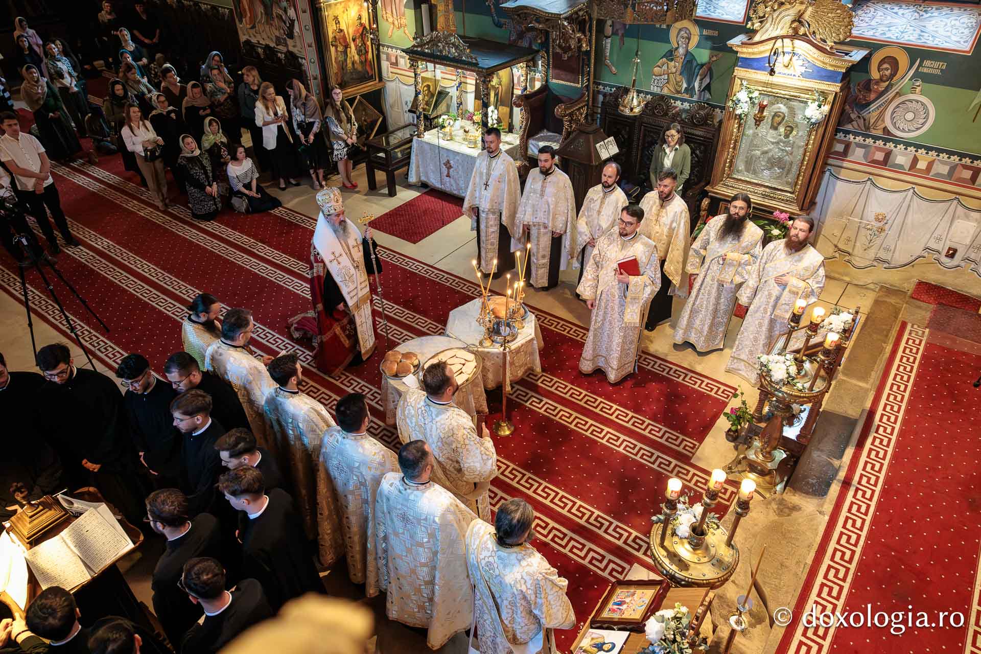 (Foto) IBMF2026 – Vecernie unită cu Litia în cinstea Sfintei Blandina de la Iași și a Sfintelor Cuvioase de la Văratec