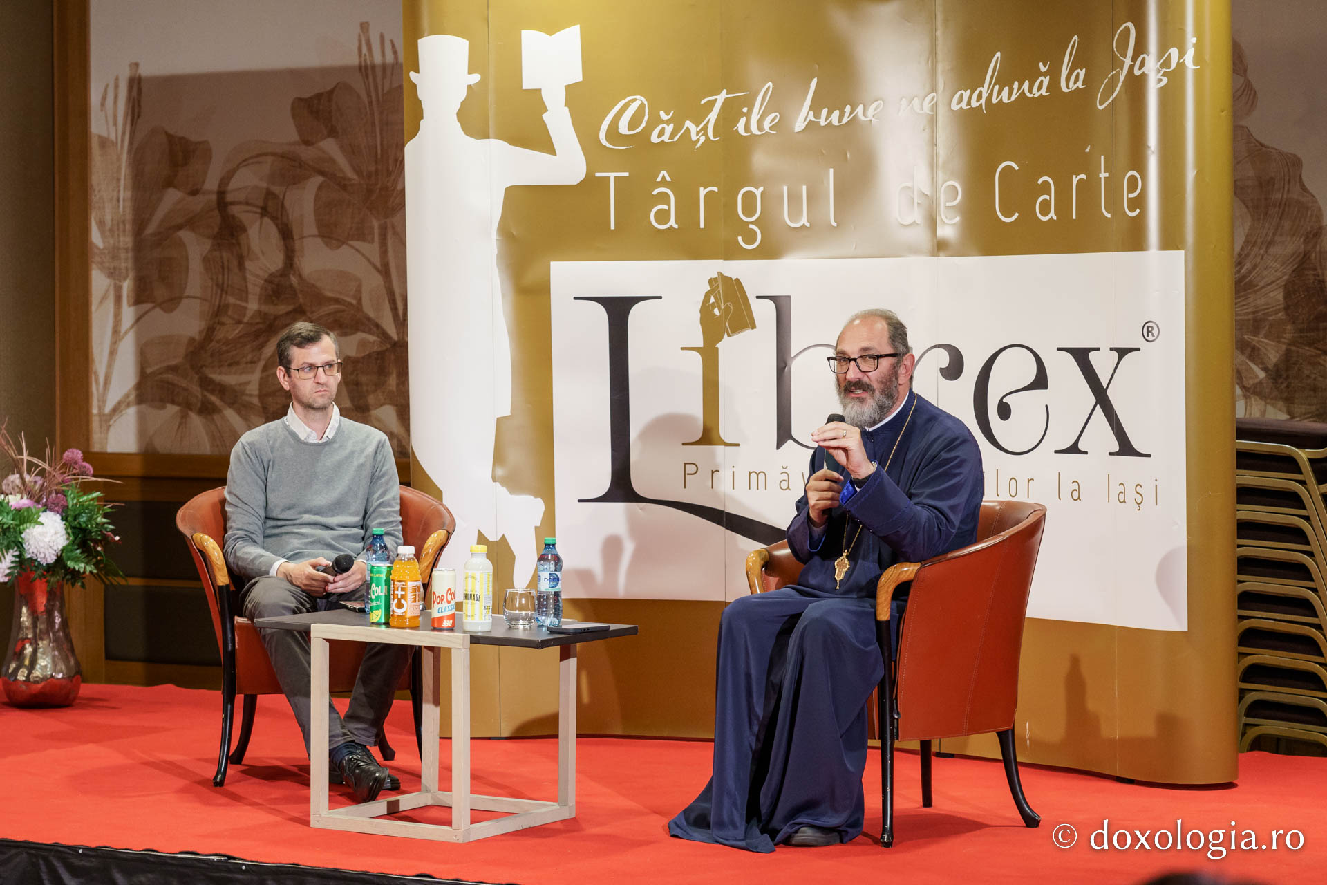 Părintele Constantin Necula a conferențiat la Târgul de carte LIBREX 2026