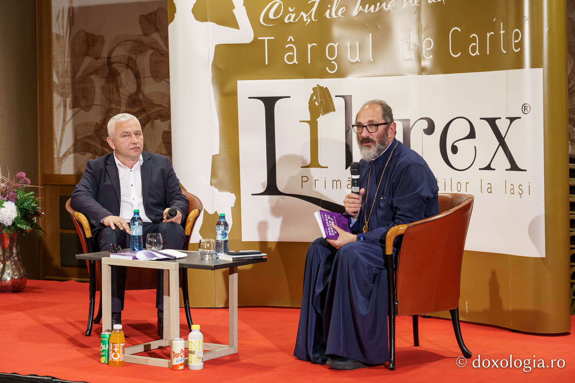 Părintele Constantin Necula a conferențiat la Târgul de carte LIBREX 2026