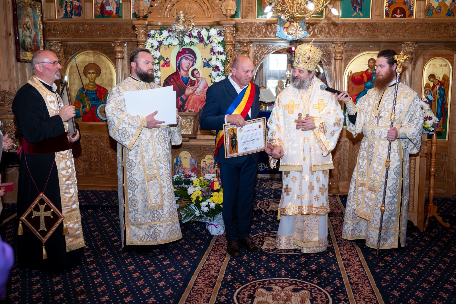 Slujbă arhierească la hramul Parohiei Fetești – Protopopiatul Hârlău