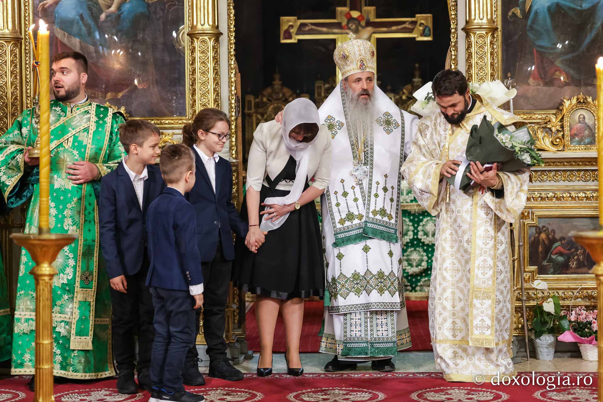 Praznicul Cincizecimii, la Catedrala Mitropolitană din Iași: „Omul așezat sub adumbrirea Duhului Sfânt este omul cu rugăciune curată și continuă”
