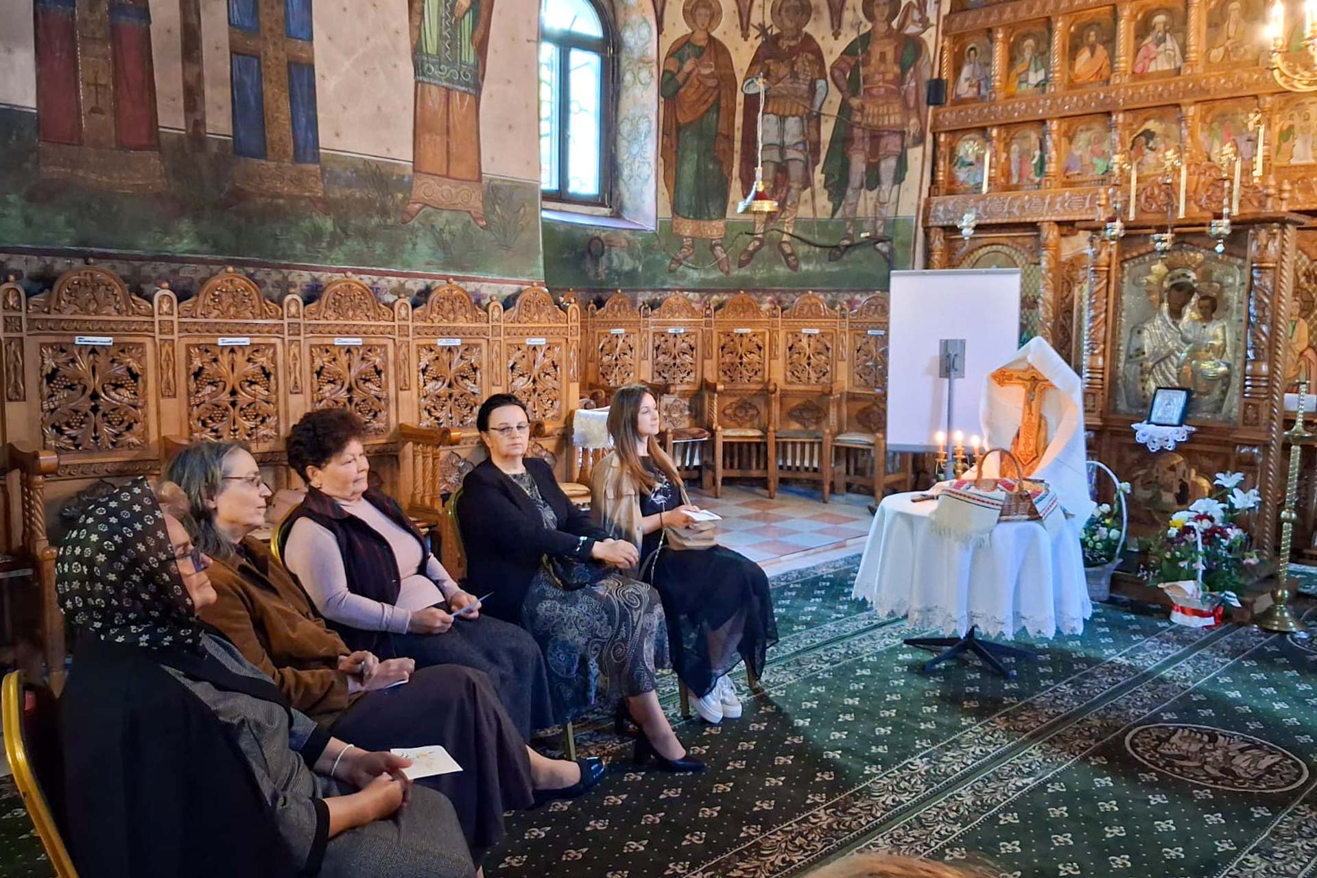 Atelier dedicat preoteselor din Protopopiatul Hârlău, la Parohia Pârcovaci