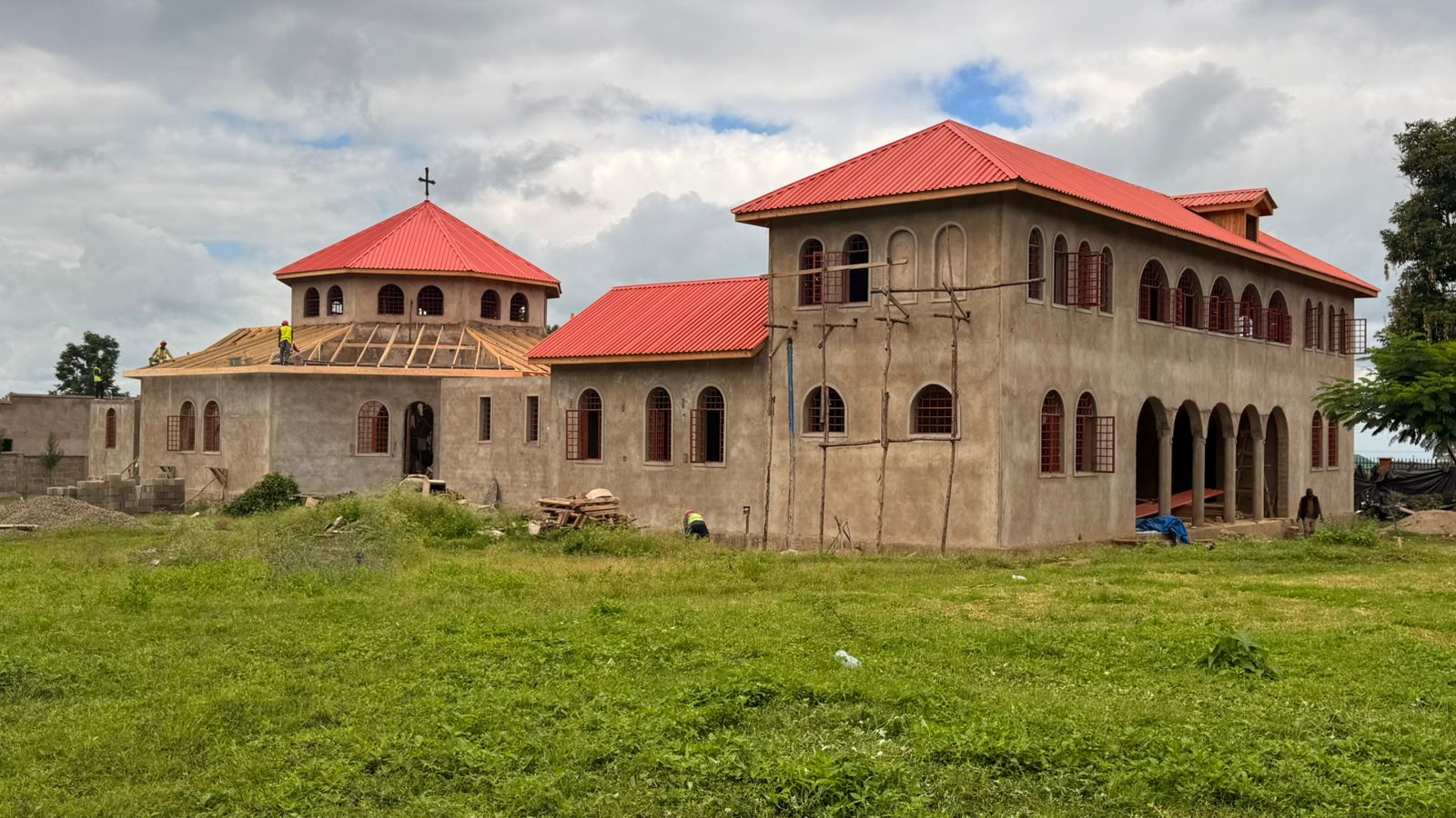 Construcția Centrului Bisericesc de la Arusha continuă