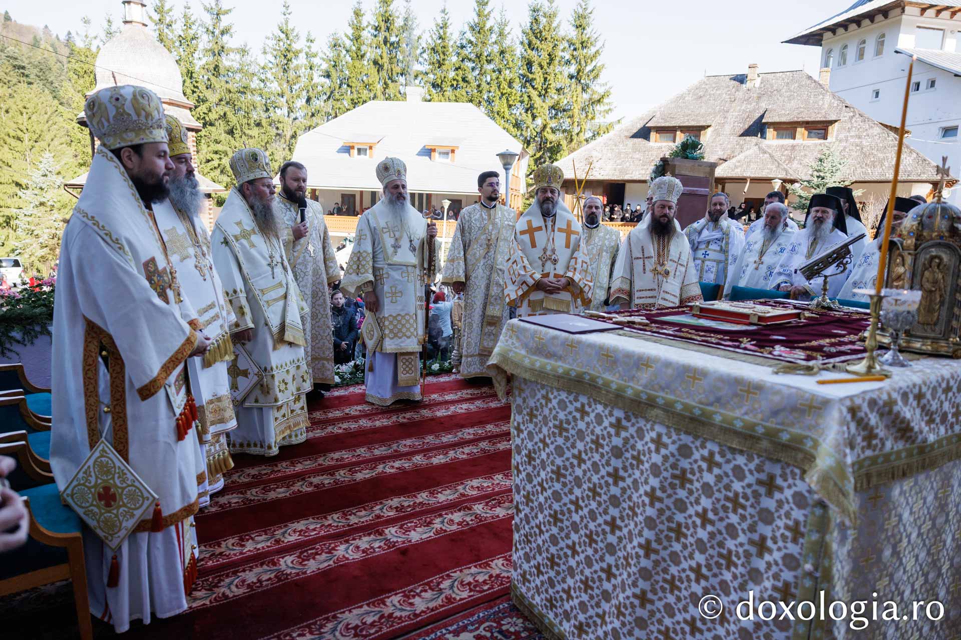 Numeroși credincioși la proclamarea canonizării Sfintei Cuvioase Mavra de pe Ceahlău: