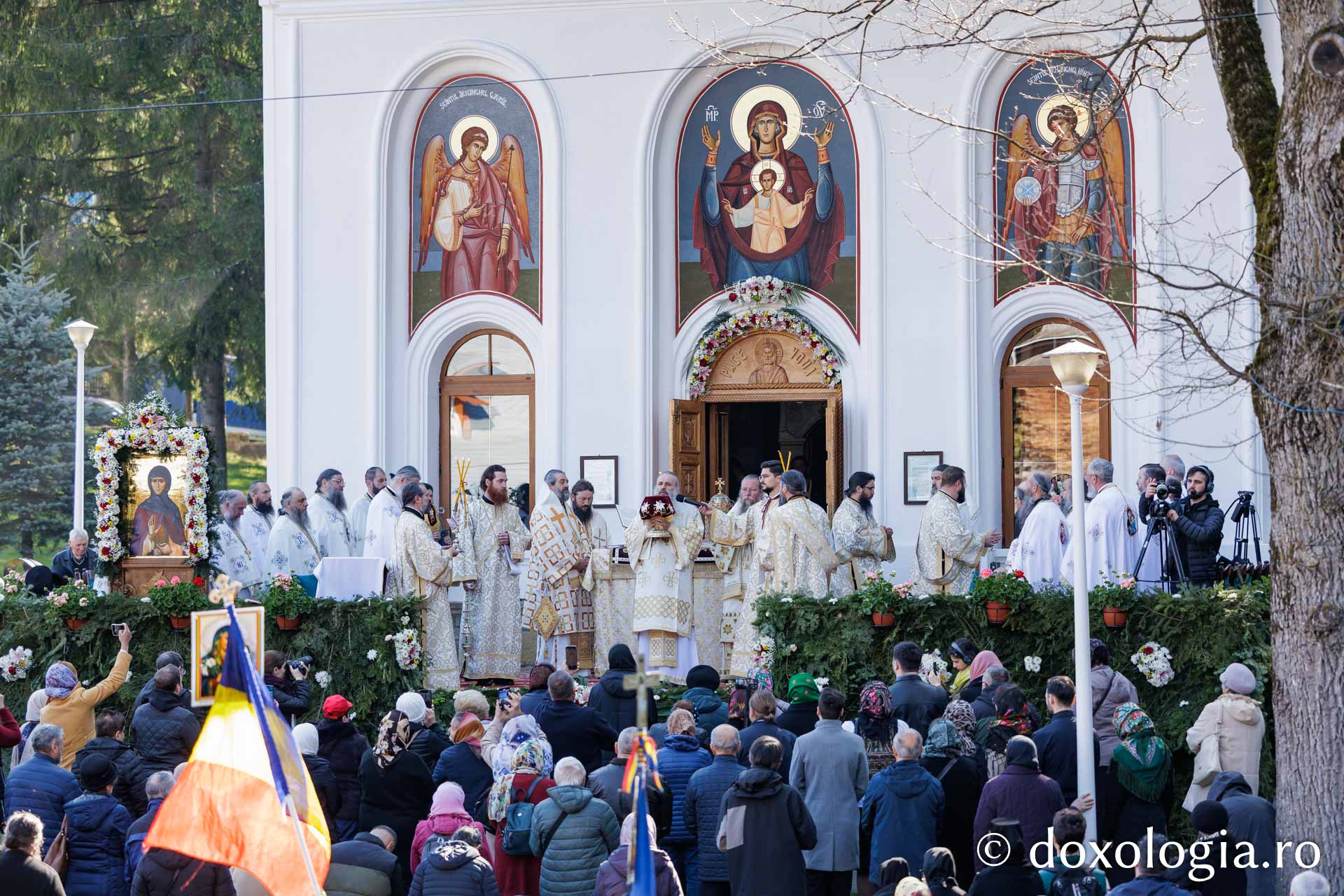 Numeroși credincioși la proclamarea canonizării Sfintei Cuvioase Mavra de pe Ceahlău: