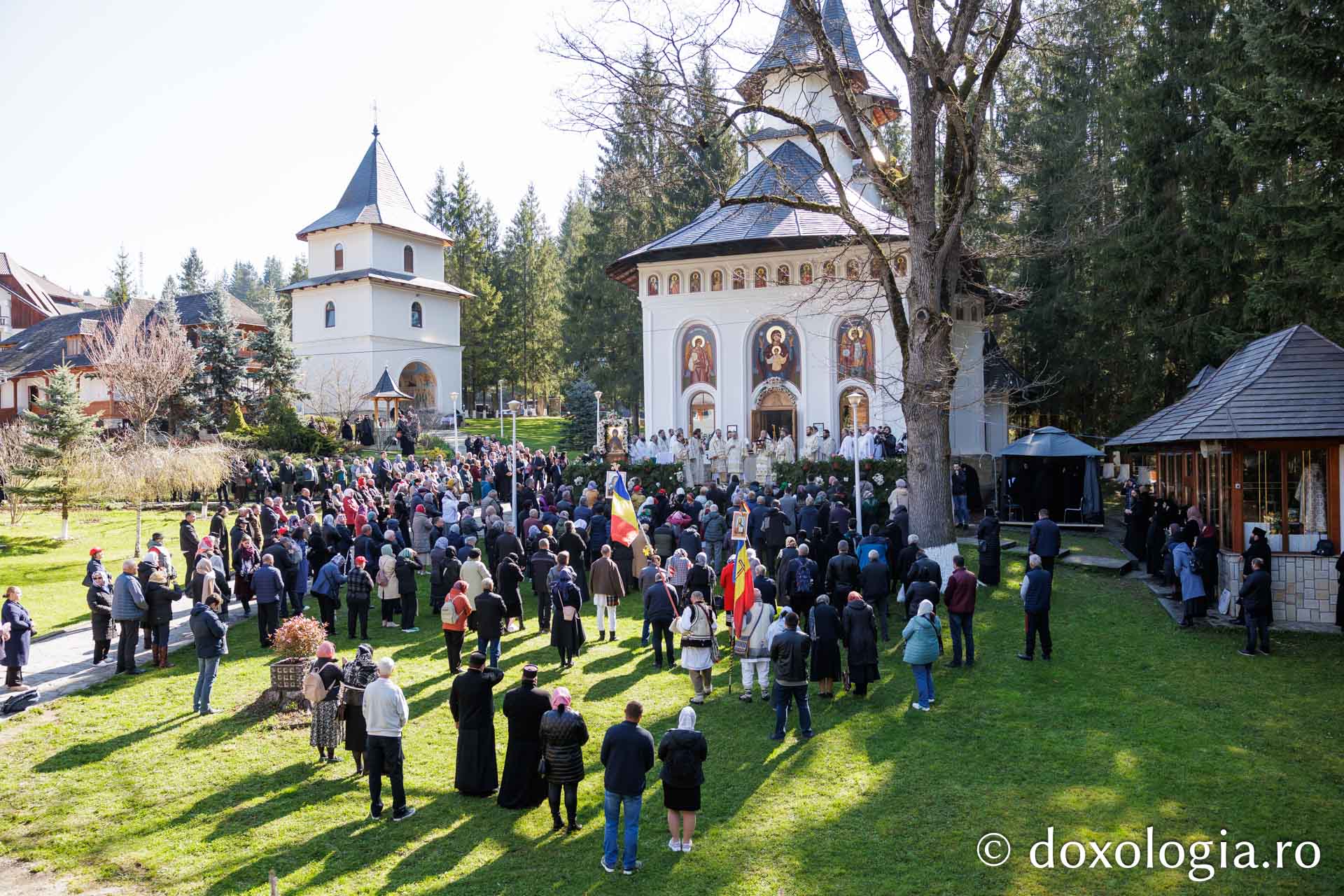 Numeroși credincioși la proclamarea canonizării Sfintei Cuvioase Mavra de pe Ceahlău: