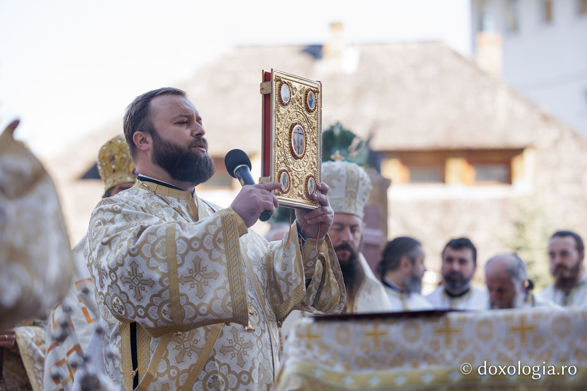 Numeroși credincioși la proclamarea canonizării Sfintei Cuvioase Mavra de pe Ceahlău: