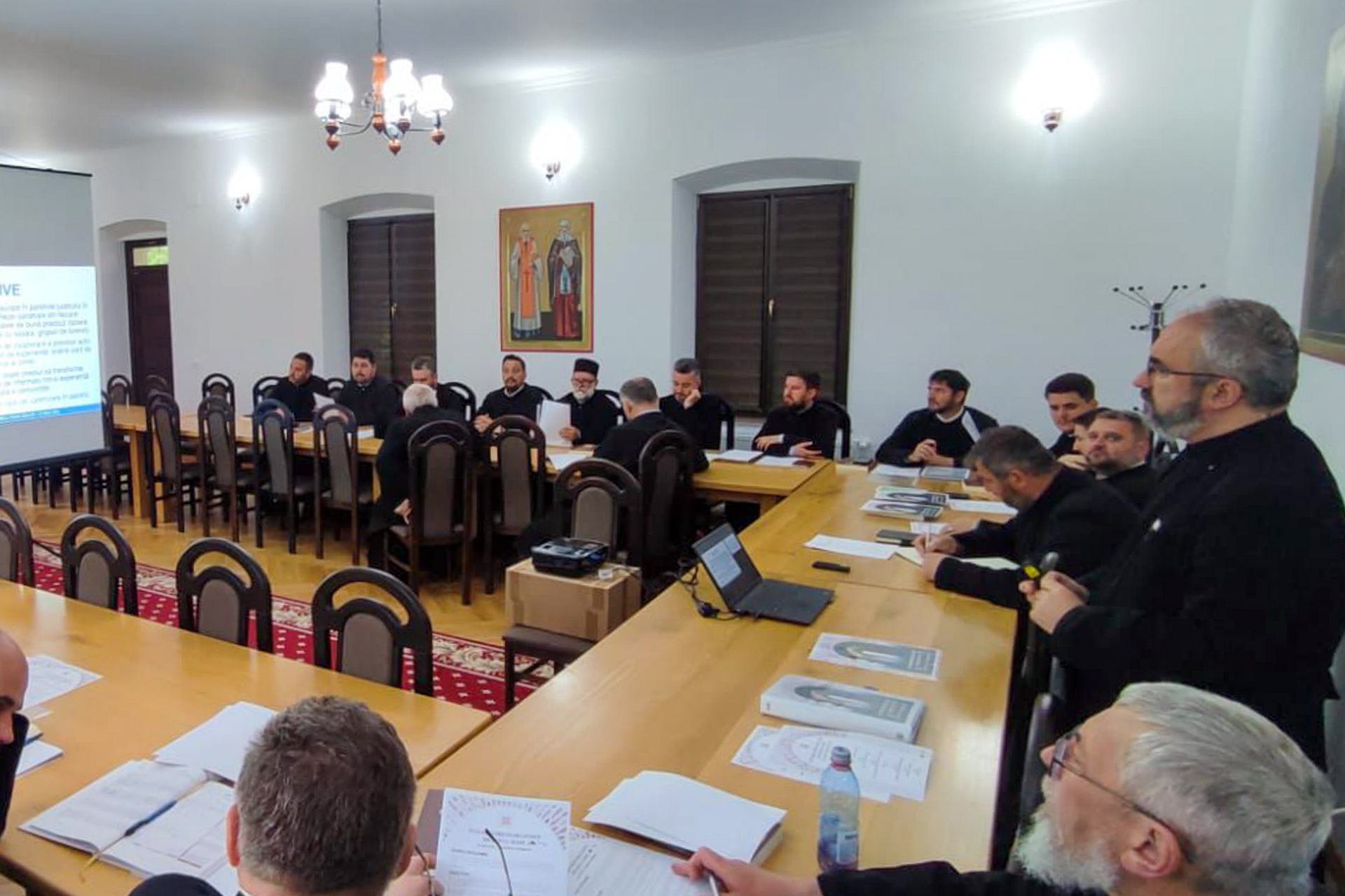 Strategie comună pentru cateheză în parohiile nemțene, la Mănăstirea Pângărați