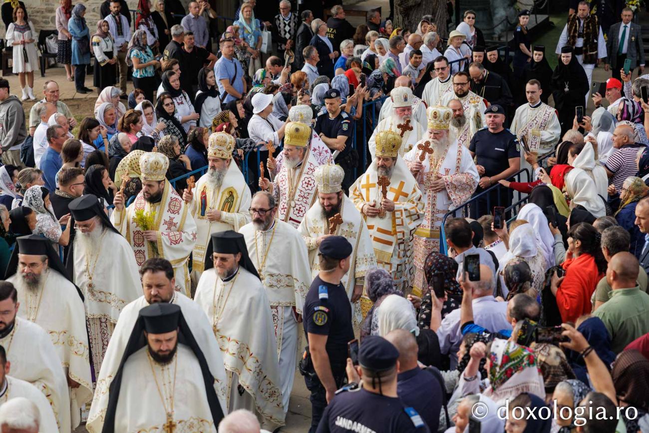 Sfânta Liturghie de Hramul Sfântului Mare Mucenic Ioan cel Nou de la Suceava