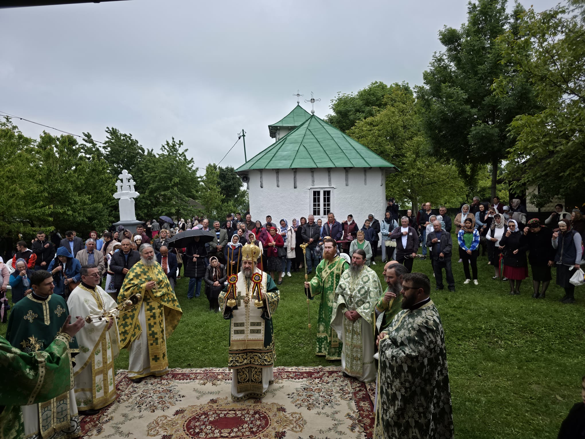 PS Nichifor Botoșăneanul, de Rusalii, la Mănăstirea Dagâța: „Să înțelegem ce ne vestește Tatăl în inimă, cum să putem să slujim cu unii altora cu smerenie”