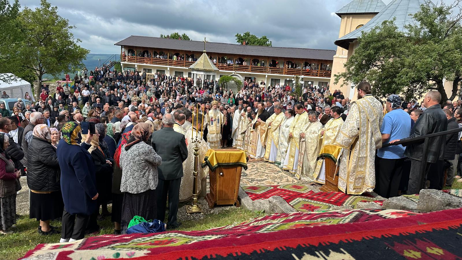 „Să fim mereu cu gândul la Dumnezeu”, a transmis Mitropolitul Moldovei și Bucovinei la hramul Mănăstirii Balș