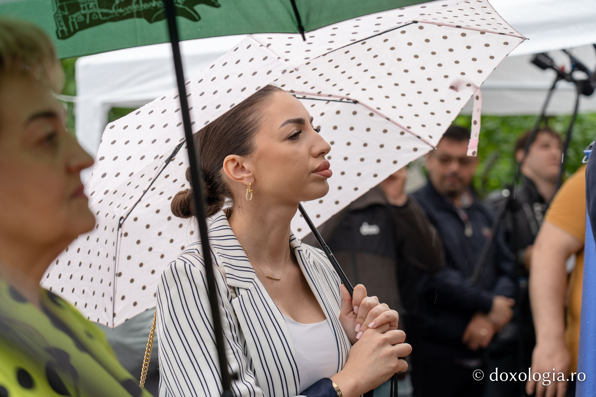 IPS Teofan, la Chiperești: „Omul sfânt îl pune întotdeauna pe Dumnezeu primul”