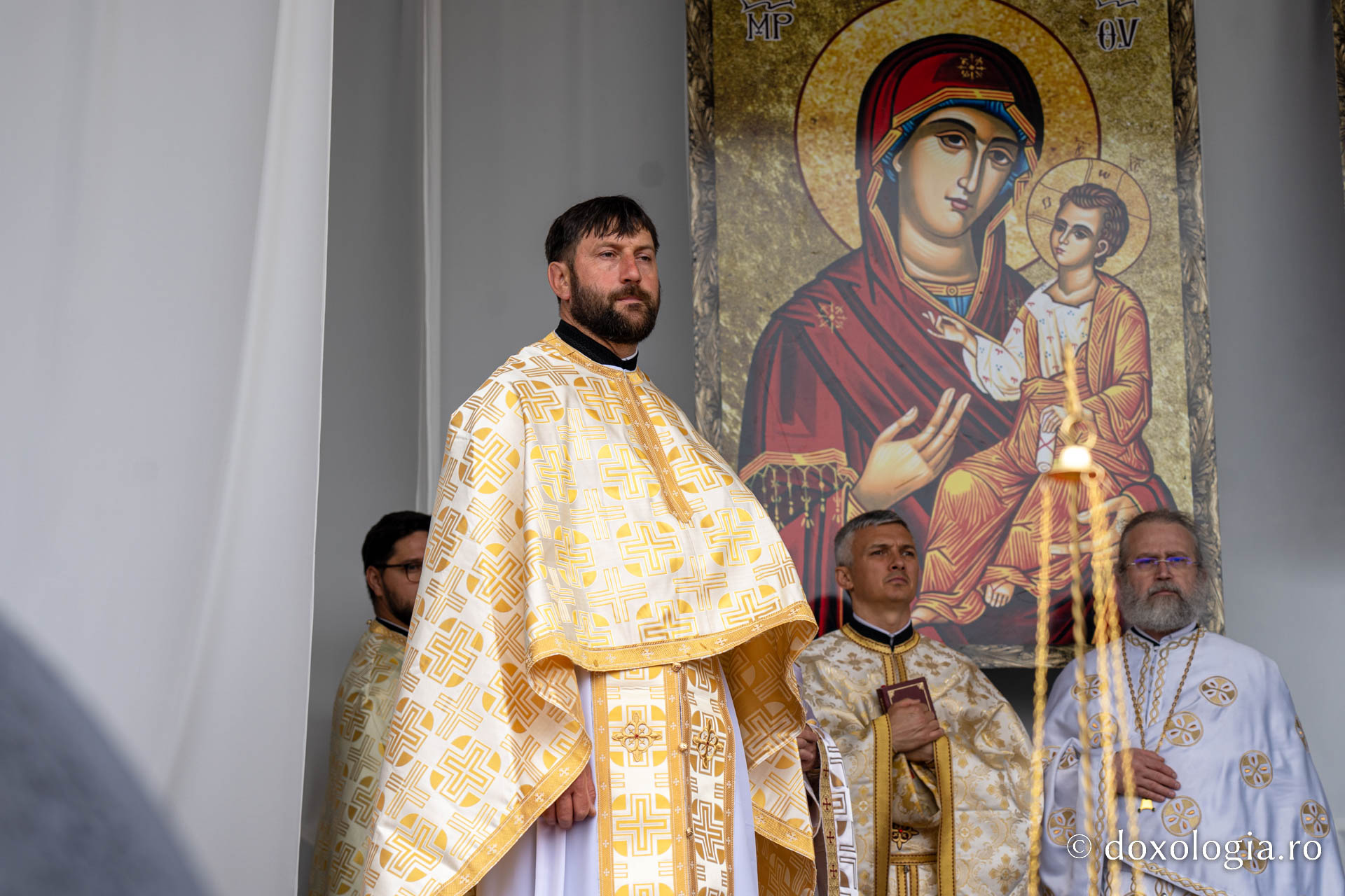 IPS Teofan, la Chiperești: „Omul sfânt îl pune întotdeauna pe Dumnezeu primul”