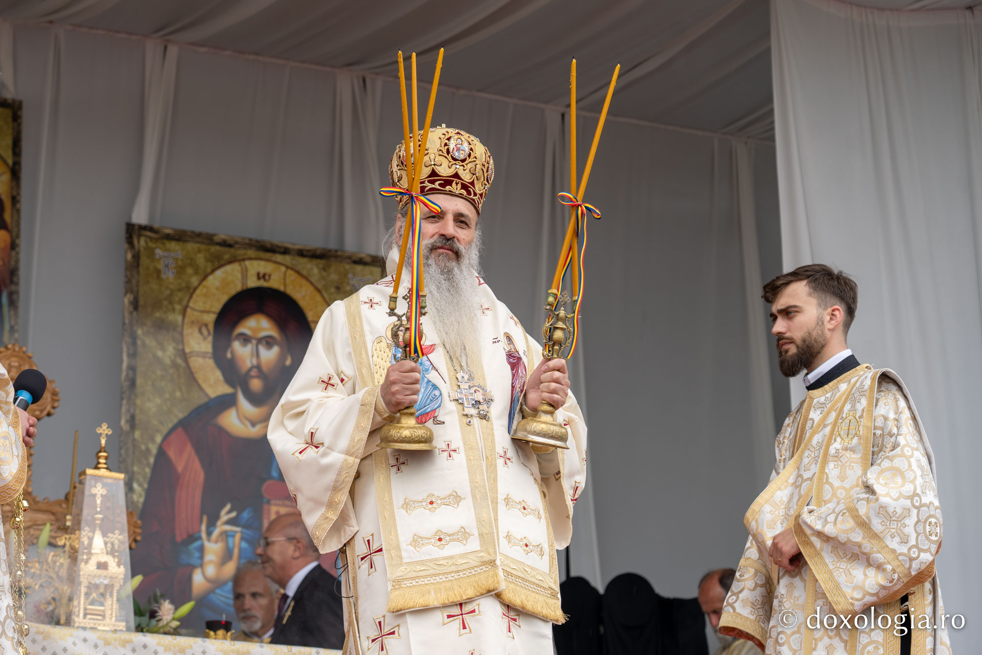 IPS Teofan, la Chiperești: „Omul sfânt îl pune întotdeauna pe Dumnezeu primul”