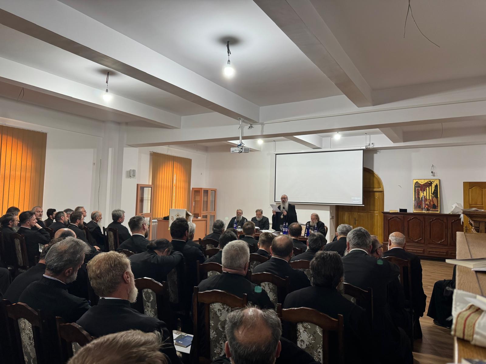 Preoții din Protopopiatul Botoșani, prezenți la Conferința prezidată de IPS Mitropolit Teofan