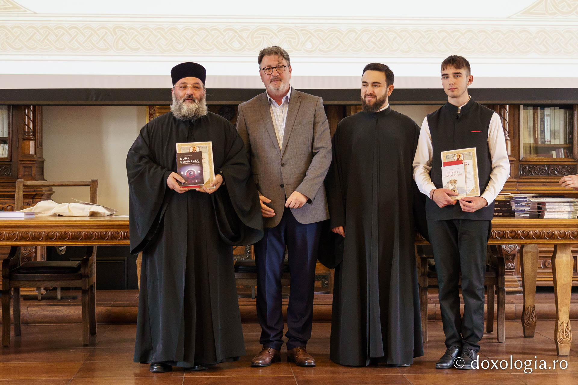 Recunoaștere pentru excelență: elevii olimpici, recompensați de Arhiepiscopia Iașilor