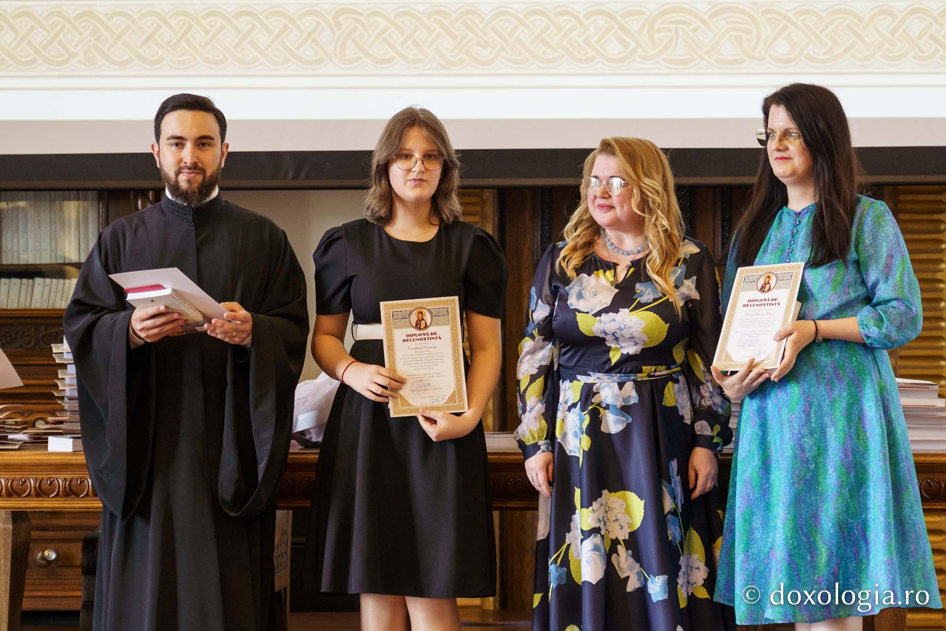 Recunoaștere pentru excelență: elevii olimpici, recompensați de Arhiepiscopia Iașilor