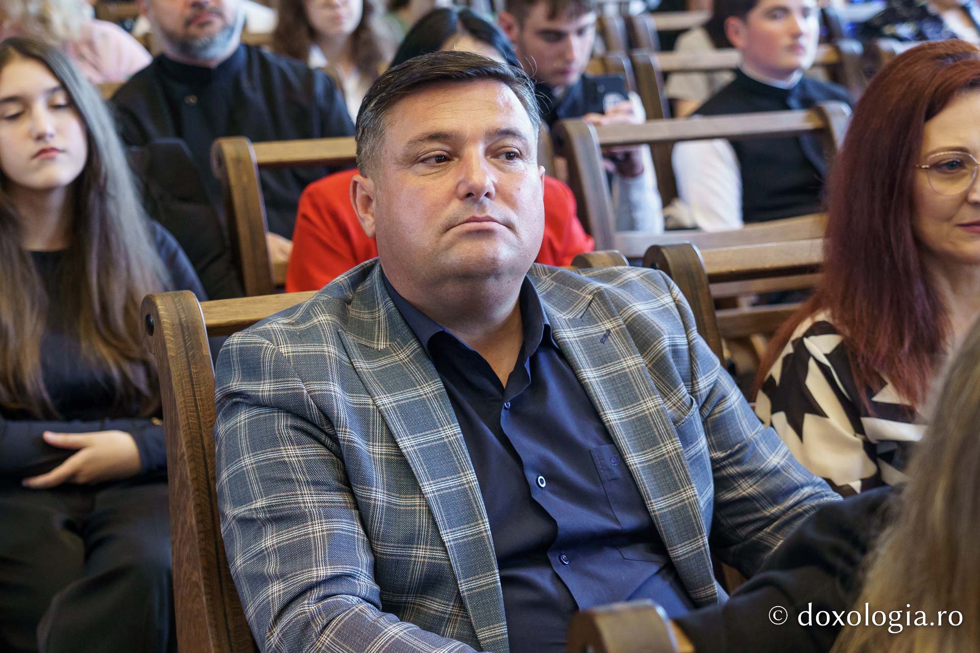 Recunoaștere pentru excelență: elevii olimpici, recompensați de Arhiepiscopia Iașilor